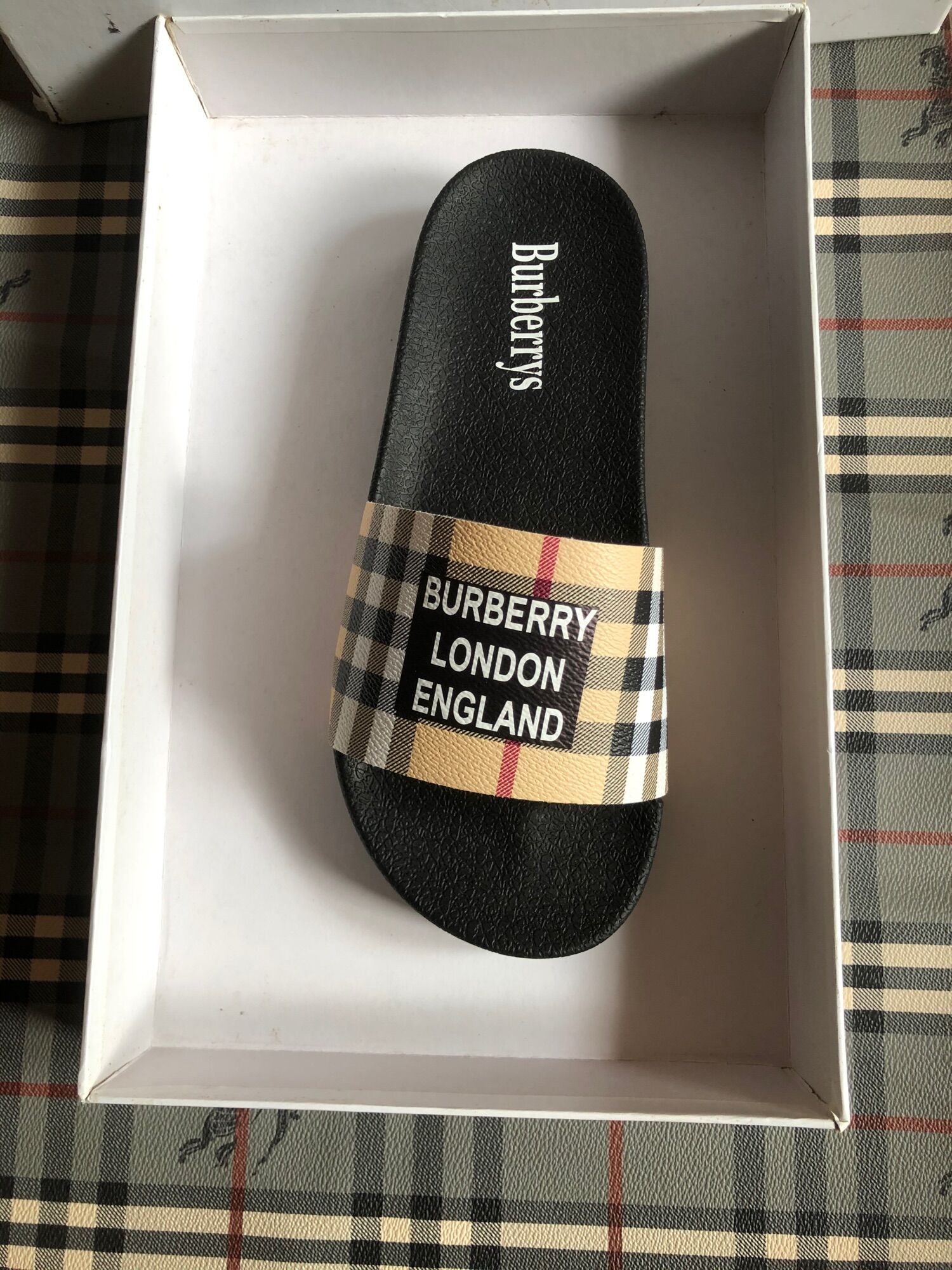 ✅ Dép quai ngang Burbery Nam full size 38-43