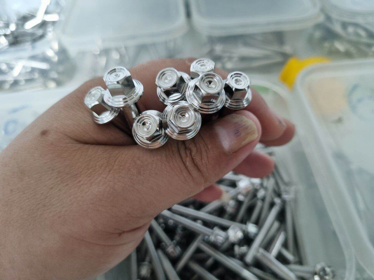 Bộ ốc lốc máy tặng full long đền đỏ