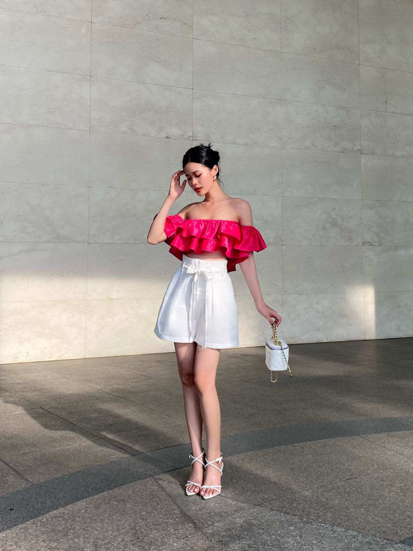 CERA - Quần shorts phối dây cột màu trắng