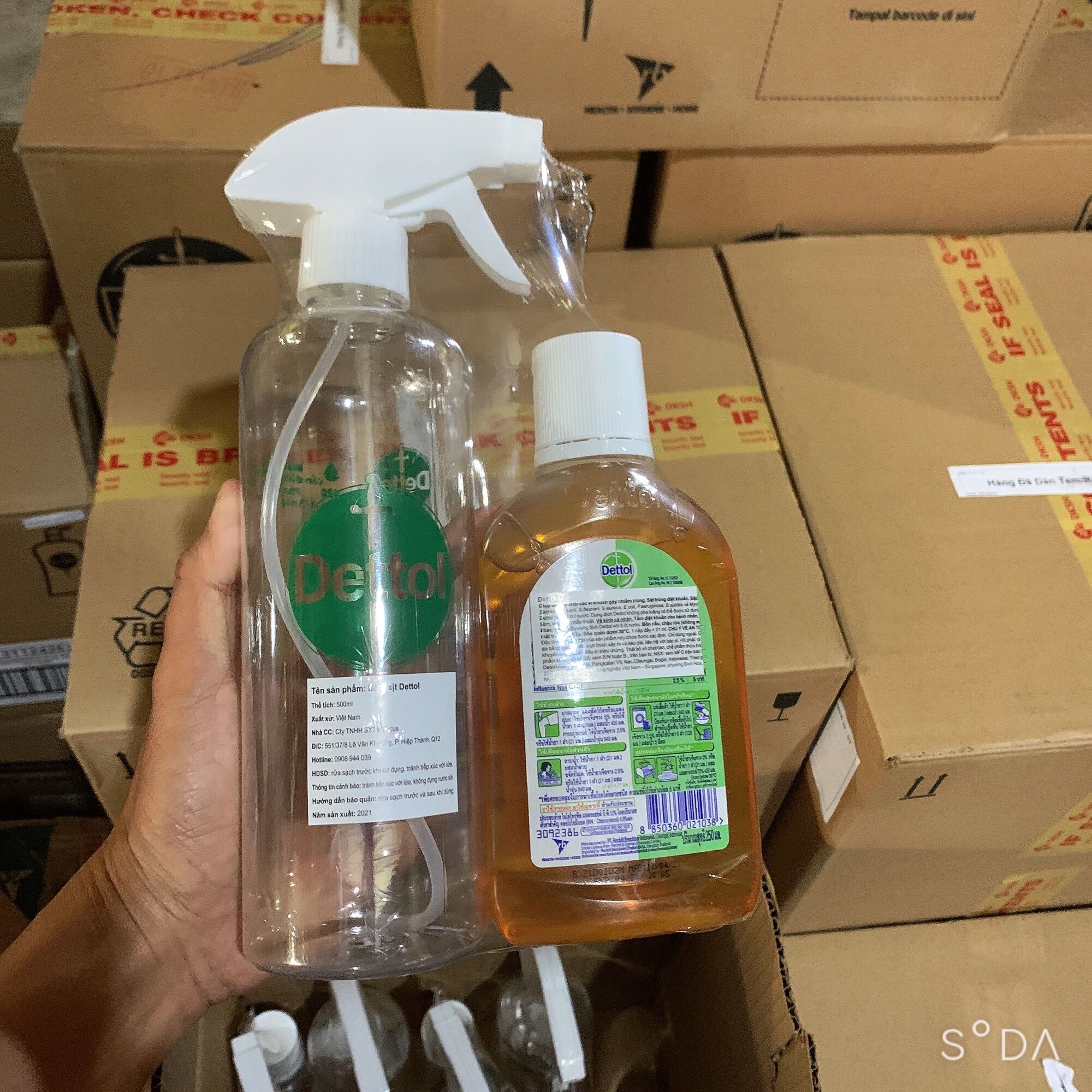 Dung dịch Dettol 250ml tặng kèm Bình xịt