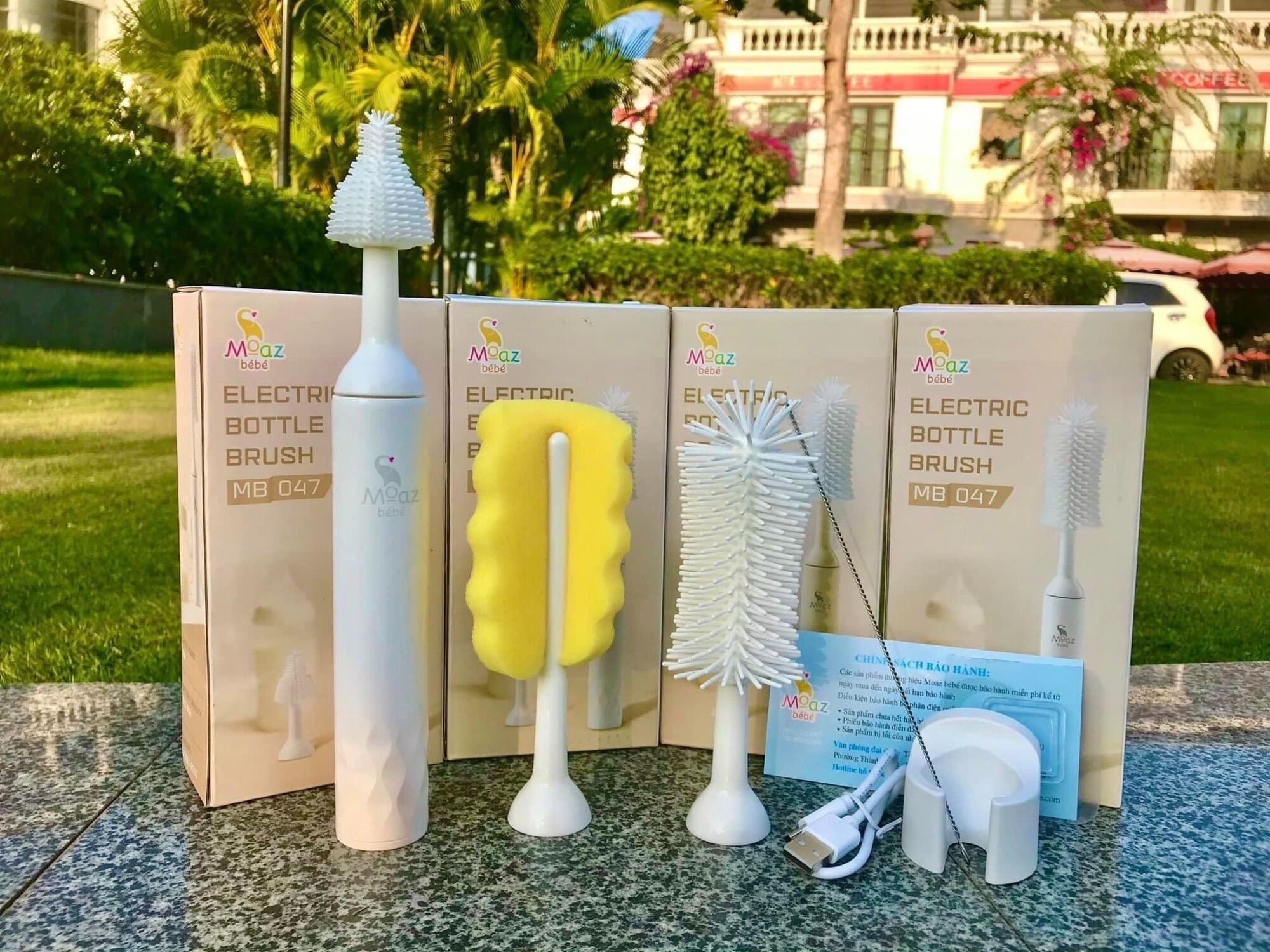 Bộ cọ bình sữa điện Moaz bebe MB047