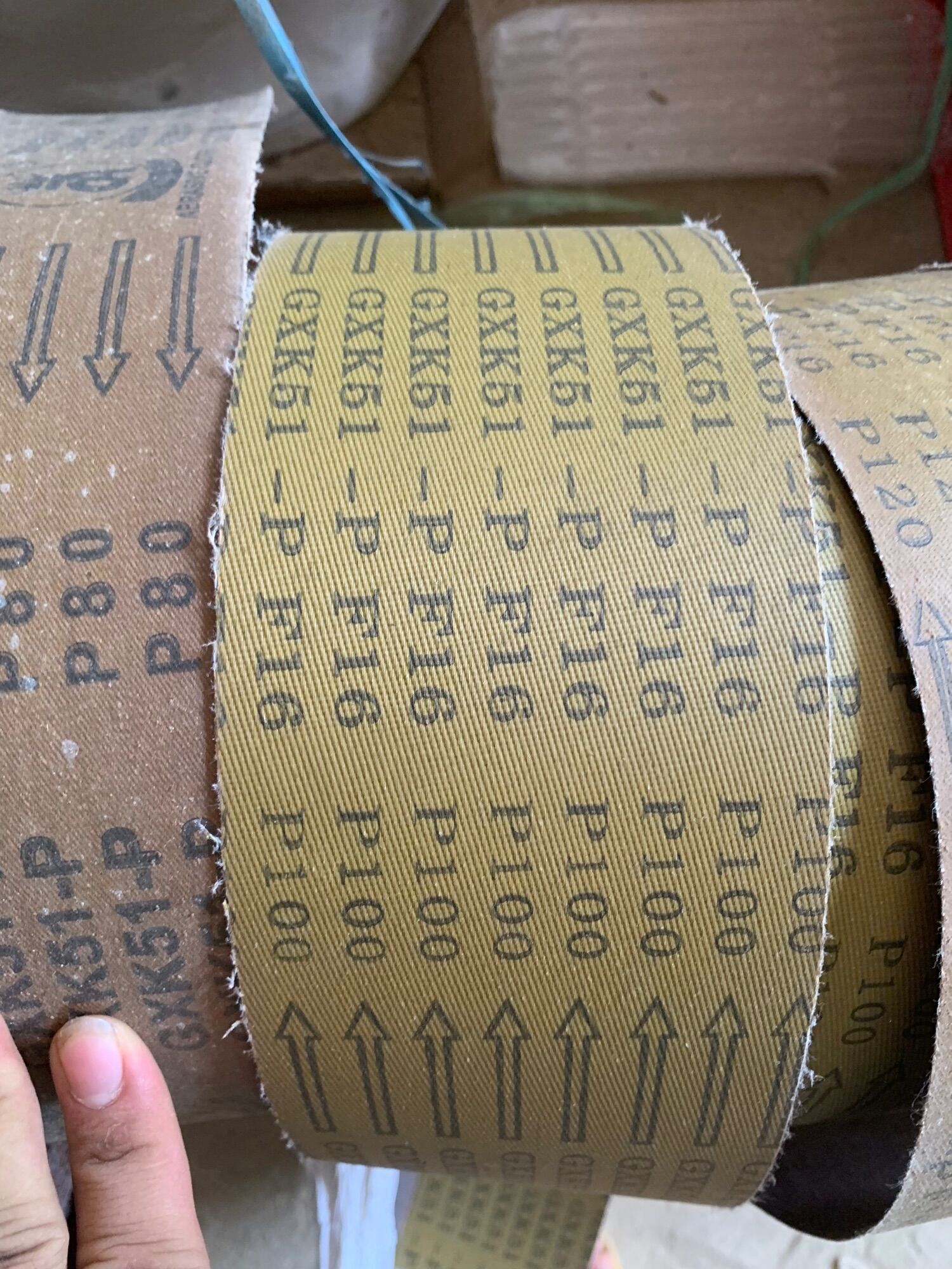 Giấy giáp, giấy chà nhám bán theo mét