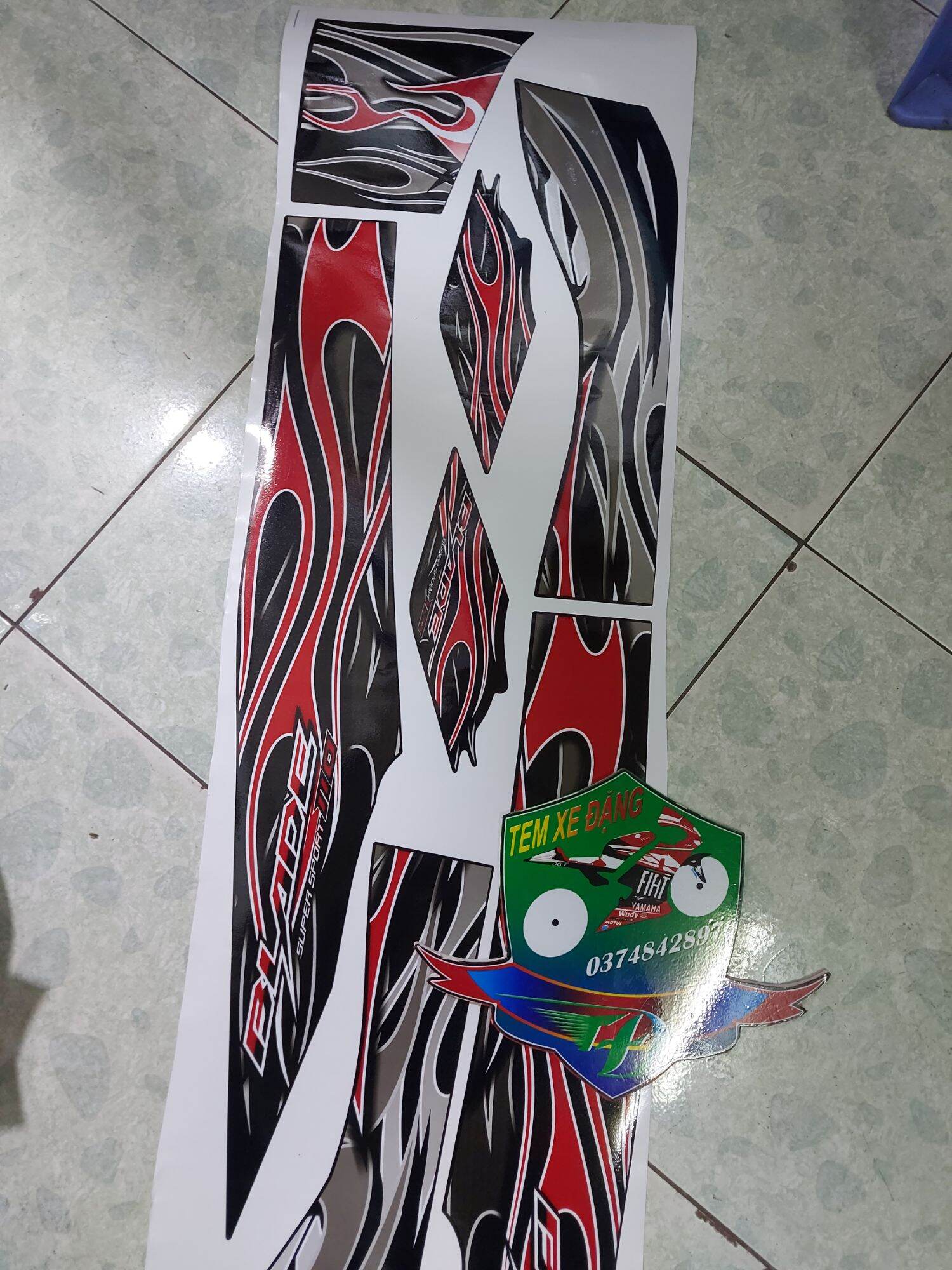 Tem xe BLADE . Tem rời 3 lớp bóng mẫu lửa đỏ đen