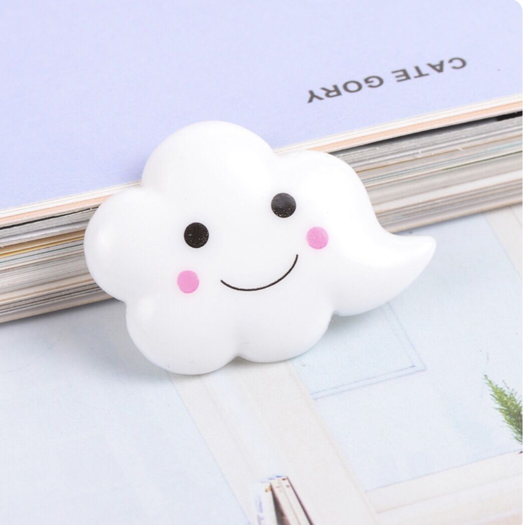 CHARM MÂY CƯỜI KUTE