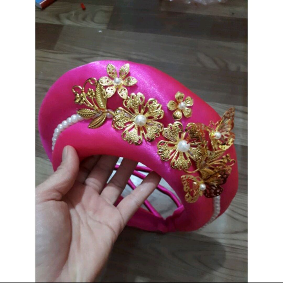 mấn cô dâu 2 tầng sang chảnh đủ màu