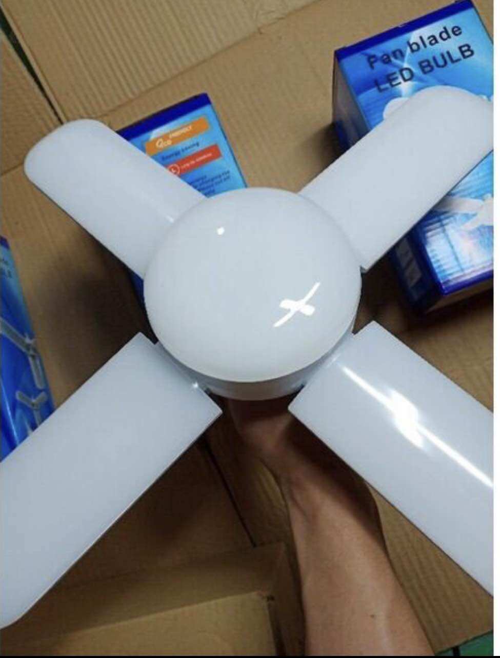 Combo 2 bóng đèn led 4 cánh 60w