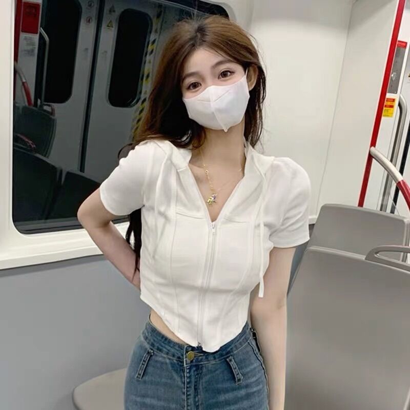 Áo croptop có nón thun gân siêu xinh xắn