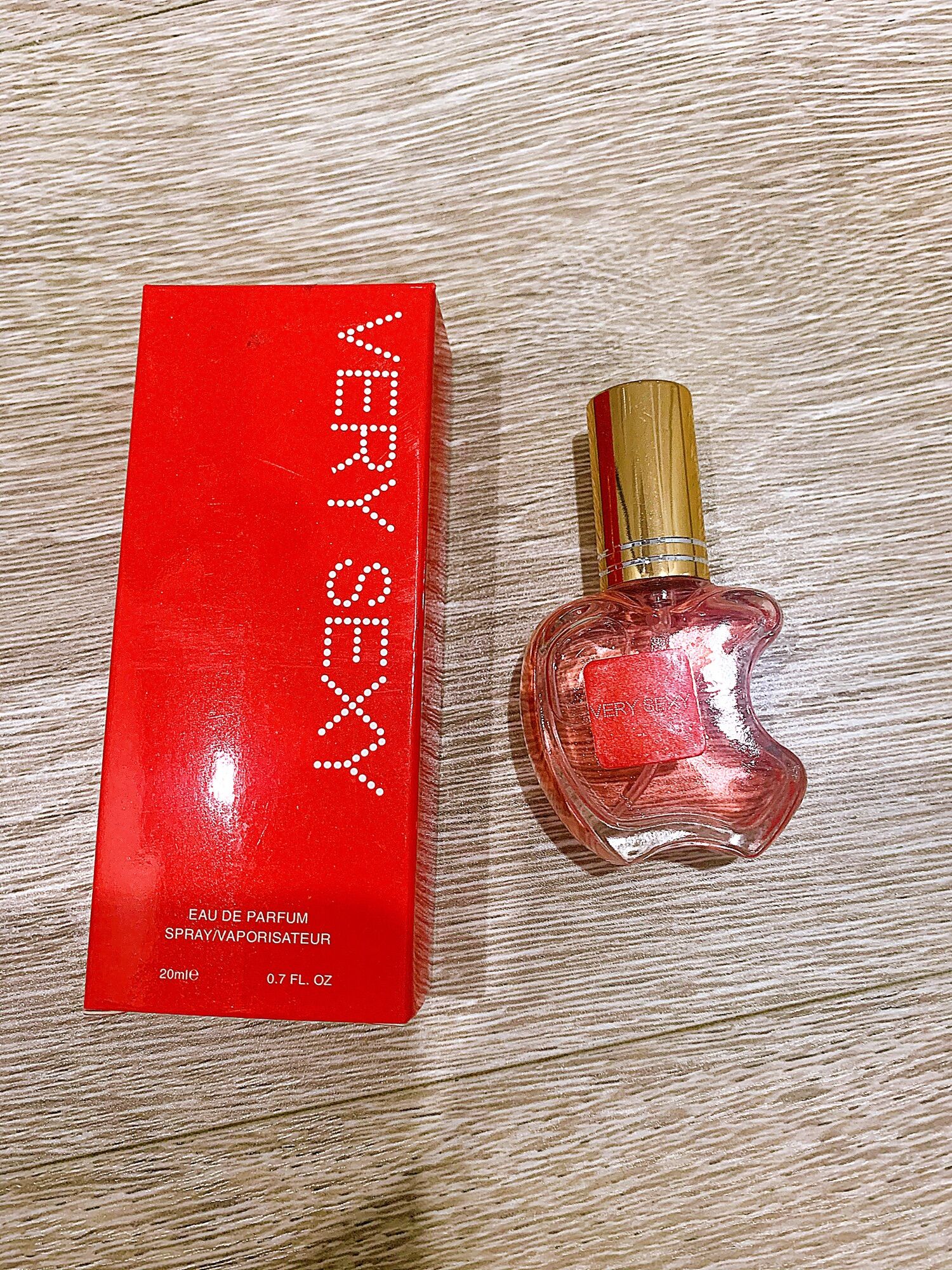 Nước Hoa Mini VERY SEXY 20ml (Mẫu Táo)