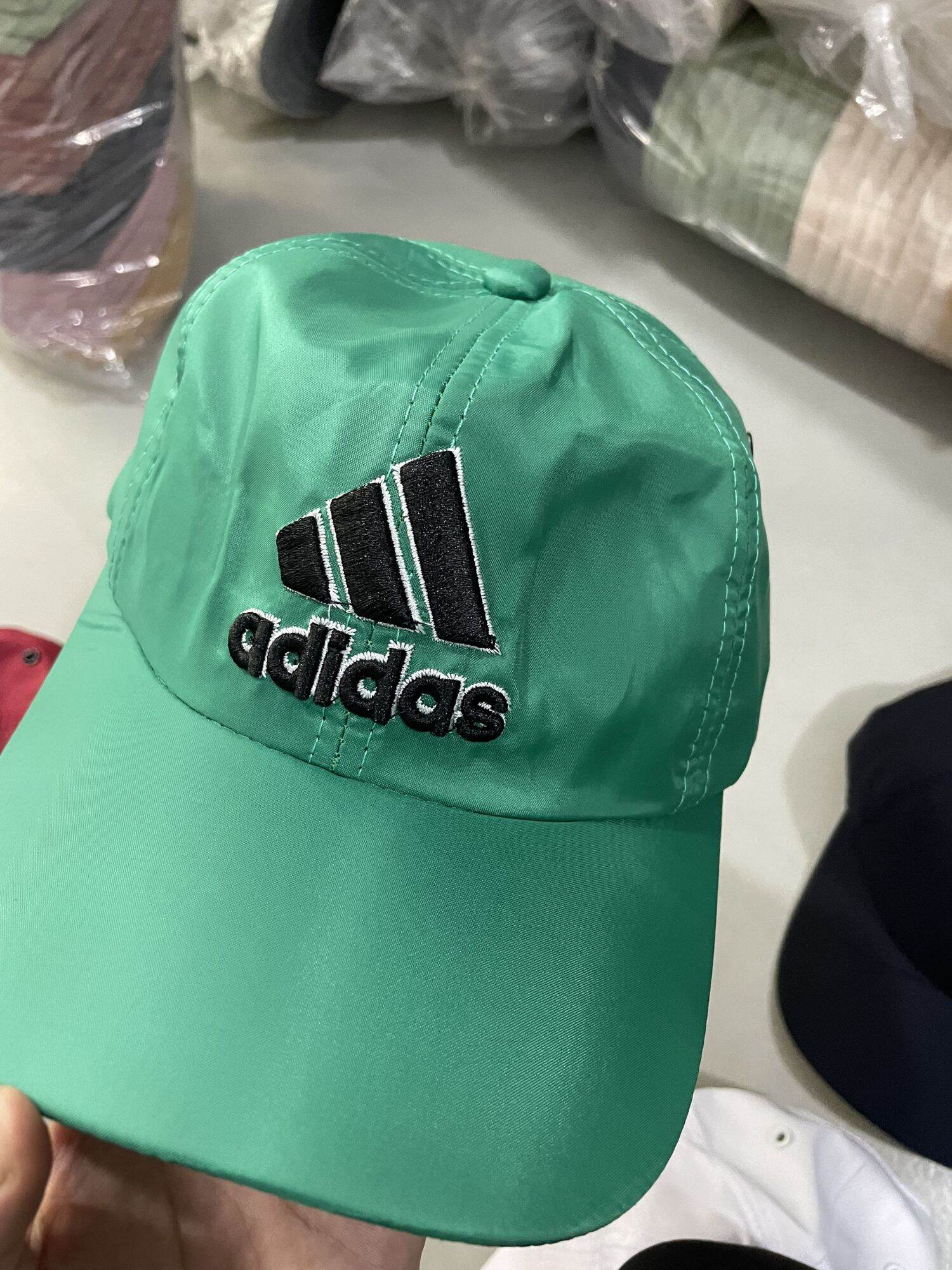 Nón/Mũ lưỡi trai chất liệu Dù thêu Adidas