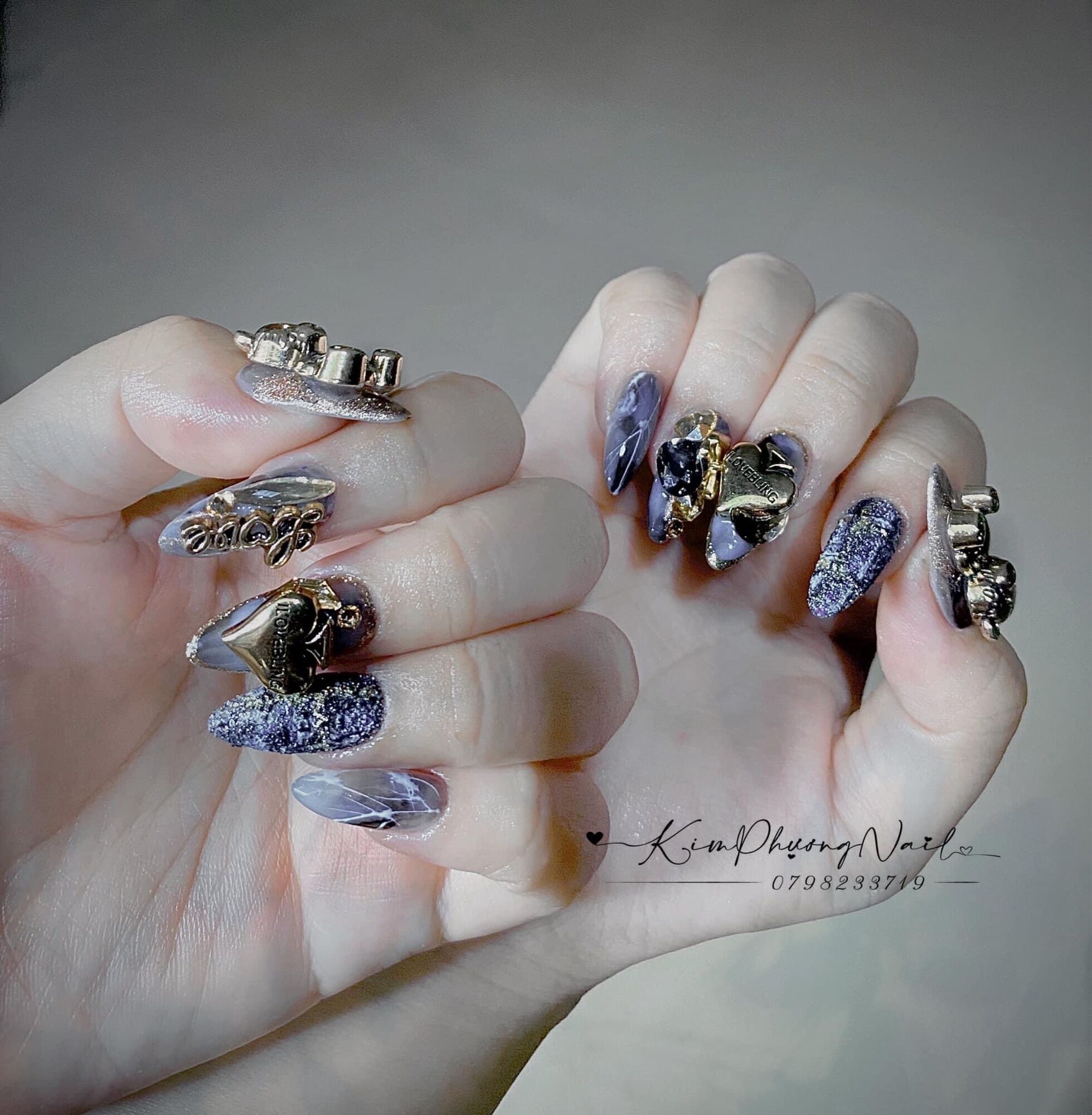 Charm chữ nail mẫu mới nhất