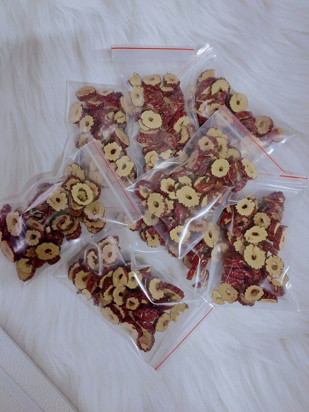 Táo đỏ- Thức ăn dành cho hamster, ăn dặm hamster