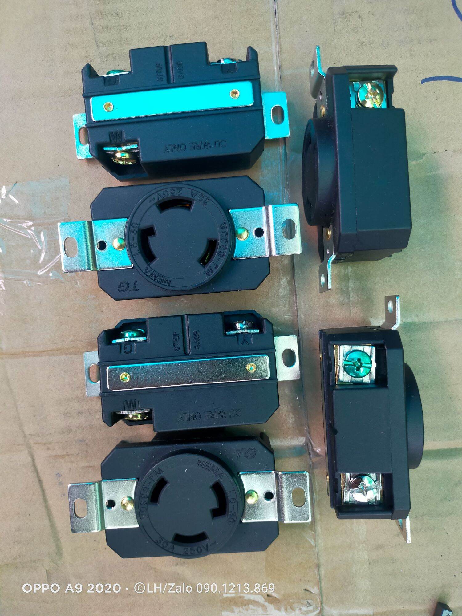 ổ và phích cắm 30A 3chấu 1pha dạng lớn ổ và phích cắm 30A 3chấu lớn cho máy phát điện nội địa nhật v