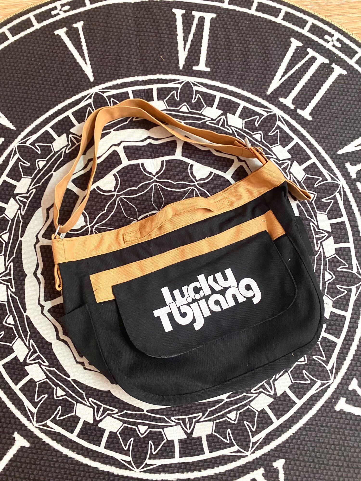 Túi đeo chéo canvas Lucky