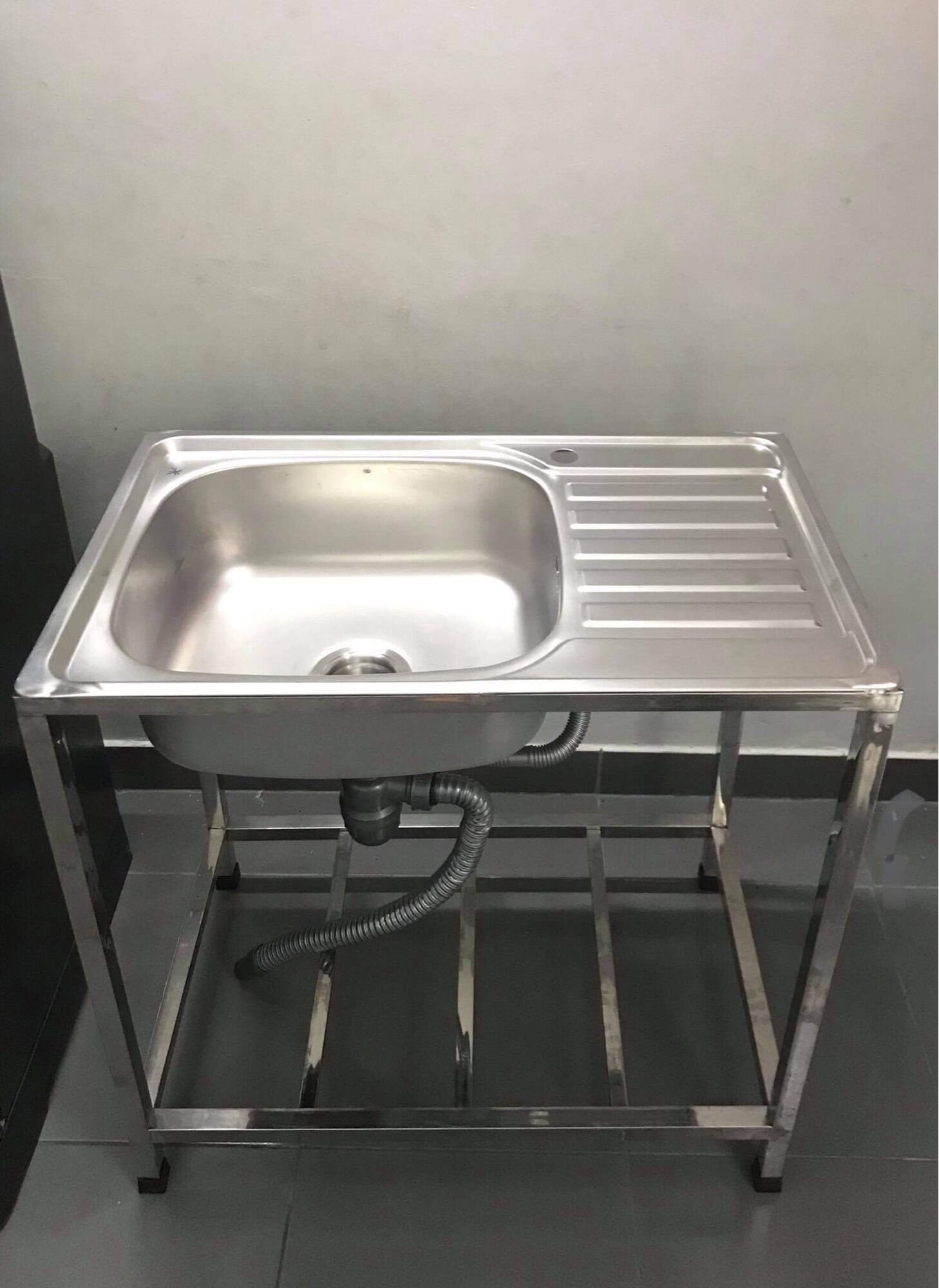 BỒN 1 HỘC CÓ CÁNH