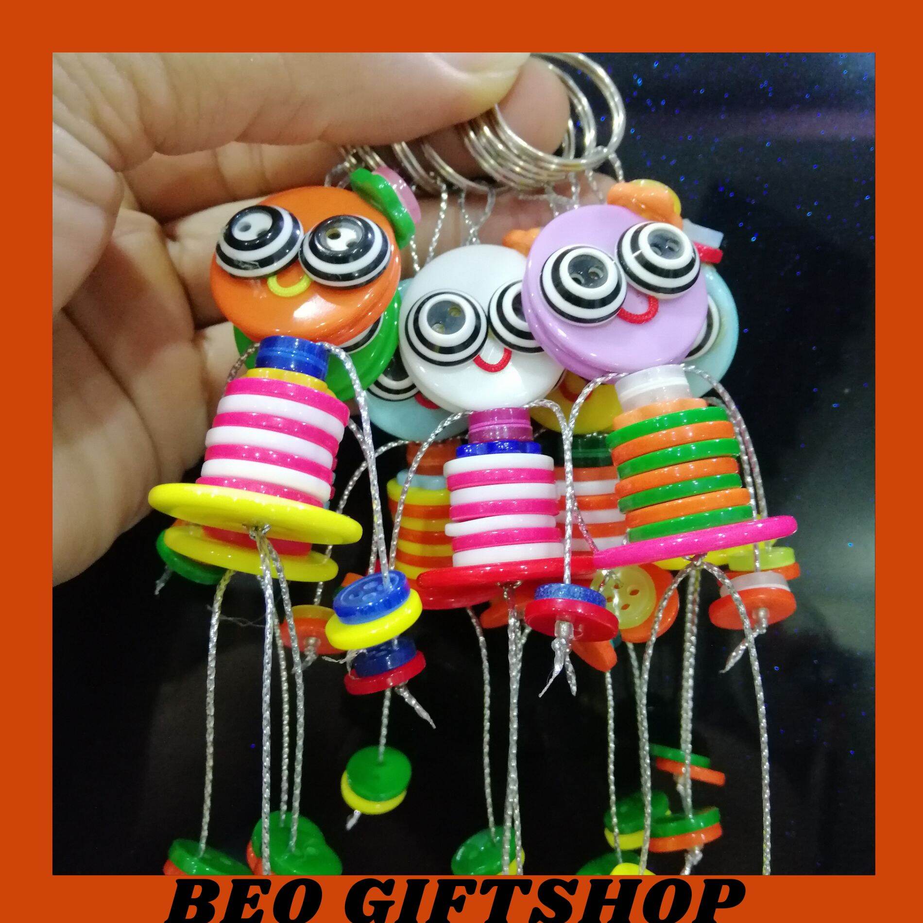 Móc khóa nút áo handmade