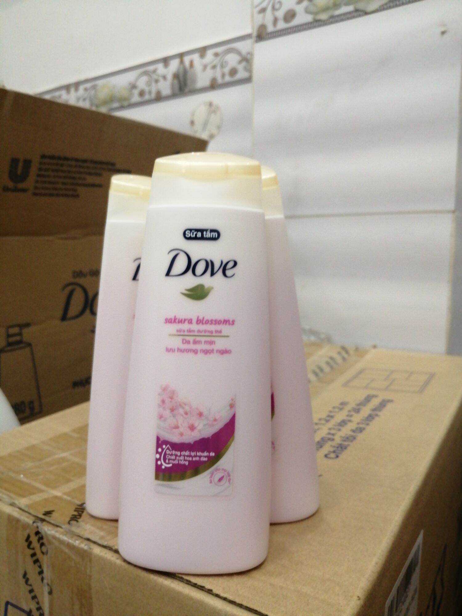 Sữa tắm dove Sakura 200g( hàng khuyến mãi)