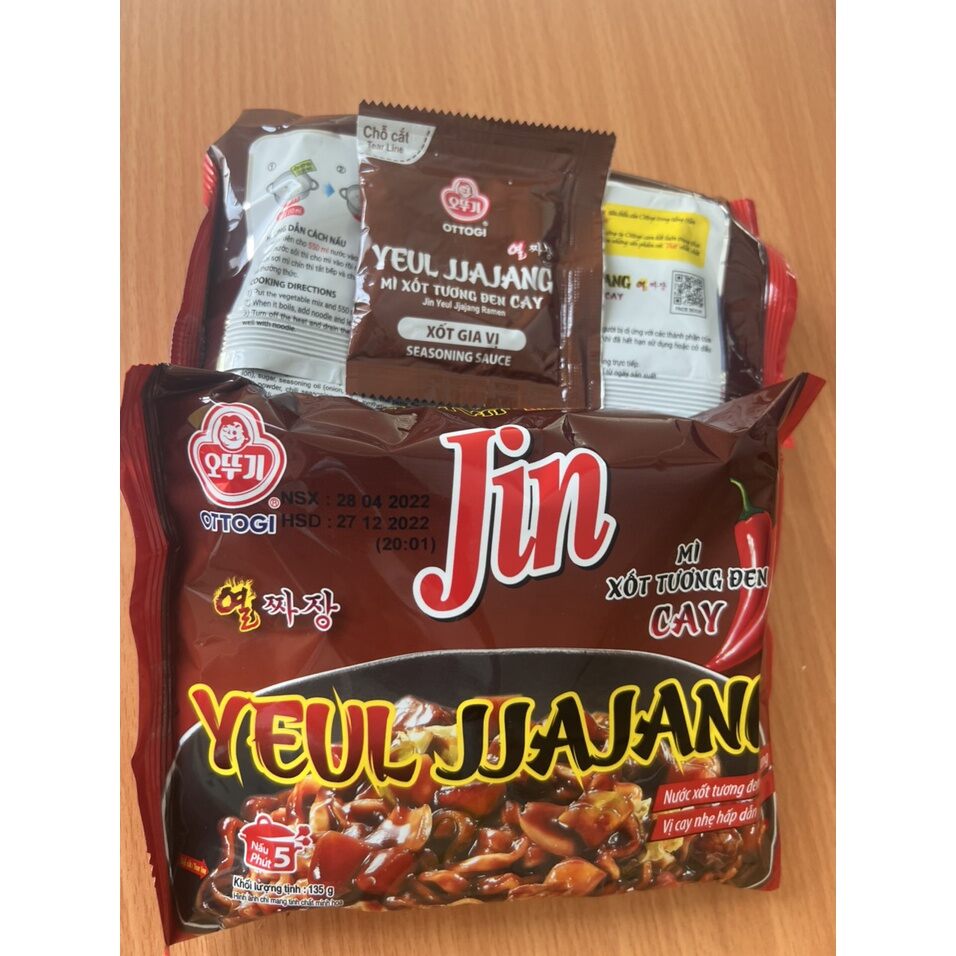 Mì Trộn xốt tương đen vị cay 135g