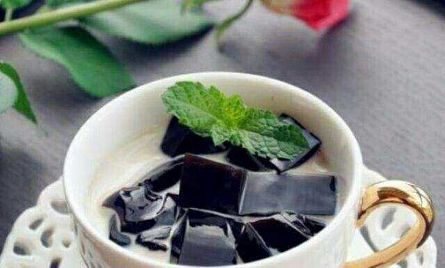 thạch sương sáo đen