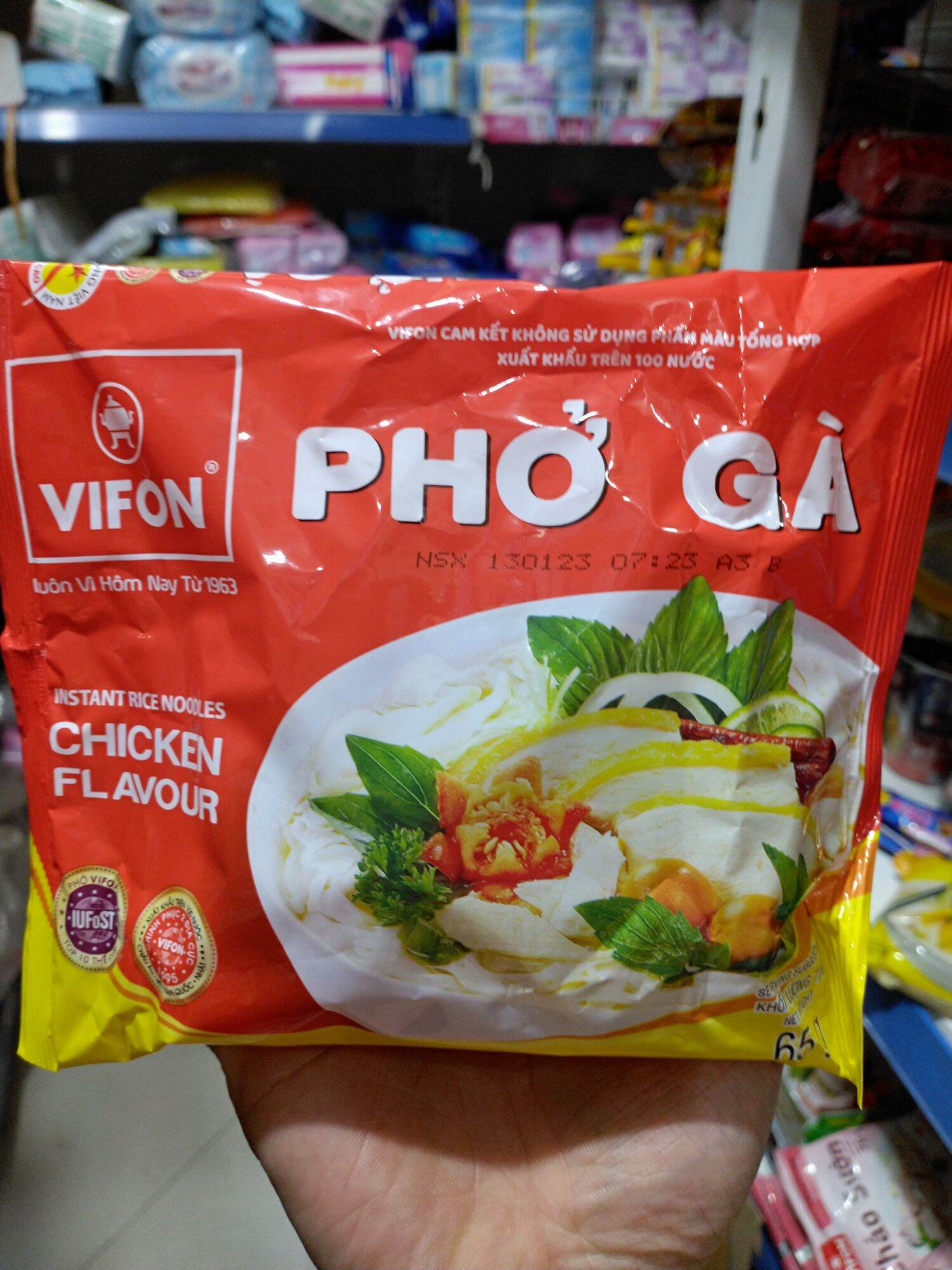 Phở ăn liền Vifon bò/gà gói 65g