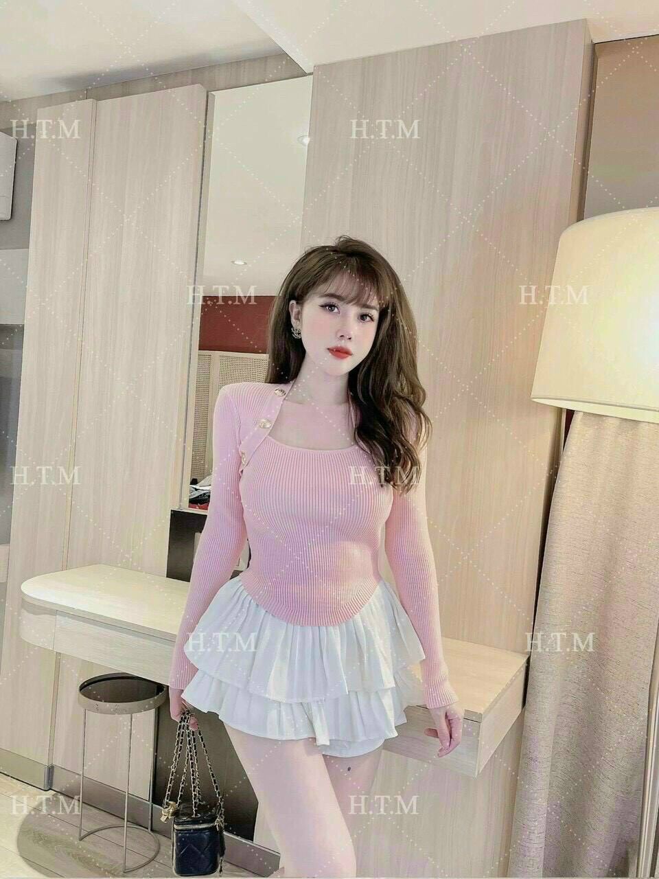 Áo thun gân phối nút cổ vuông vạt bầu BG