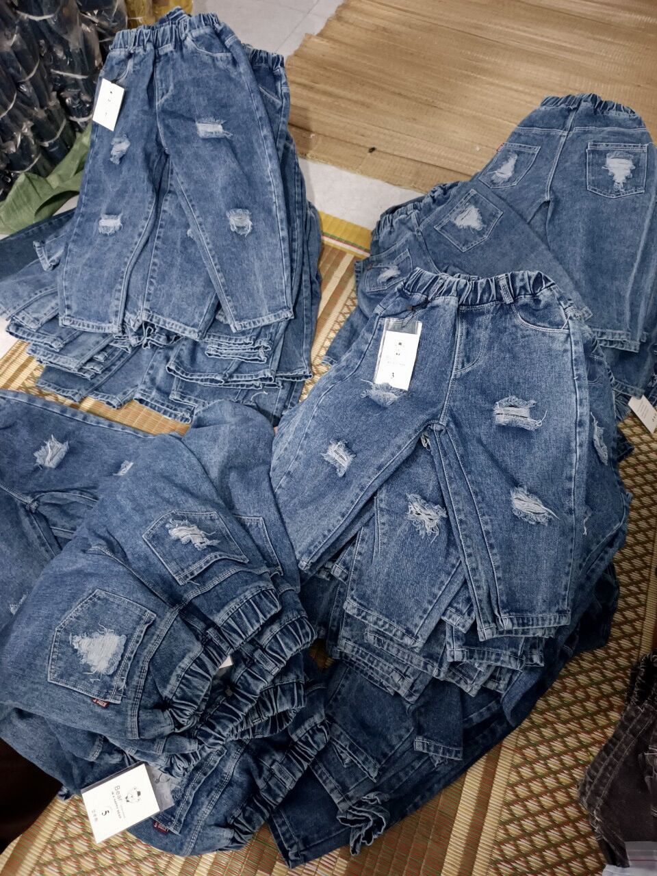 Quần jean bé trai baggy bé gái