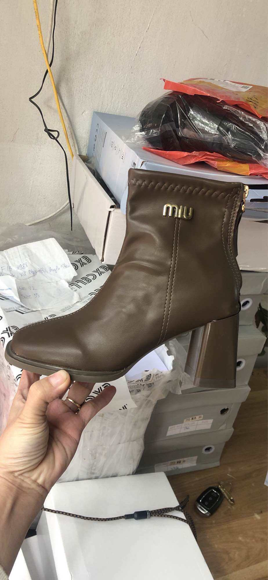 Bốt cổ thấp chữ MIN chất da hottrend mùa đông