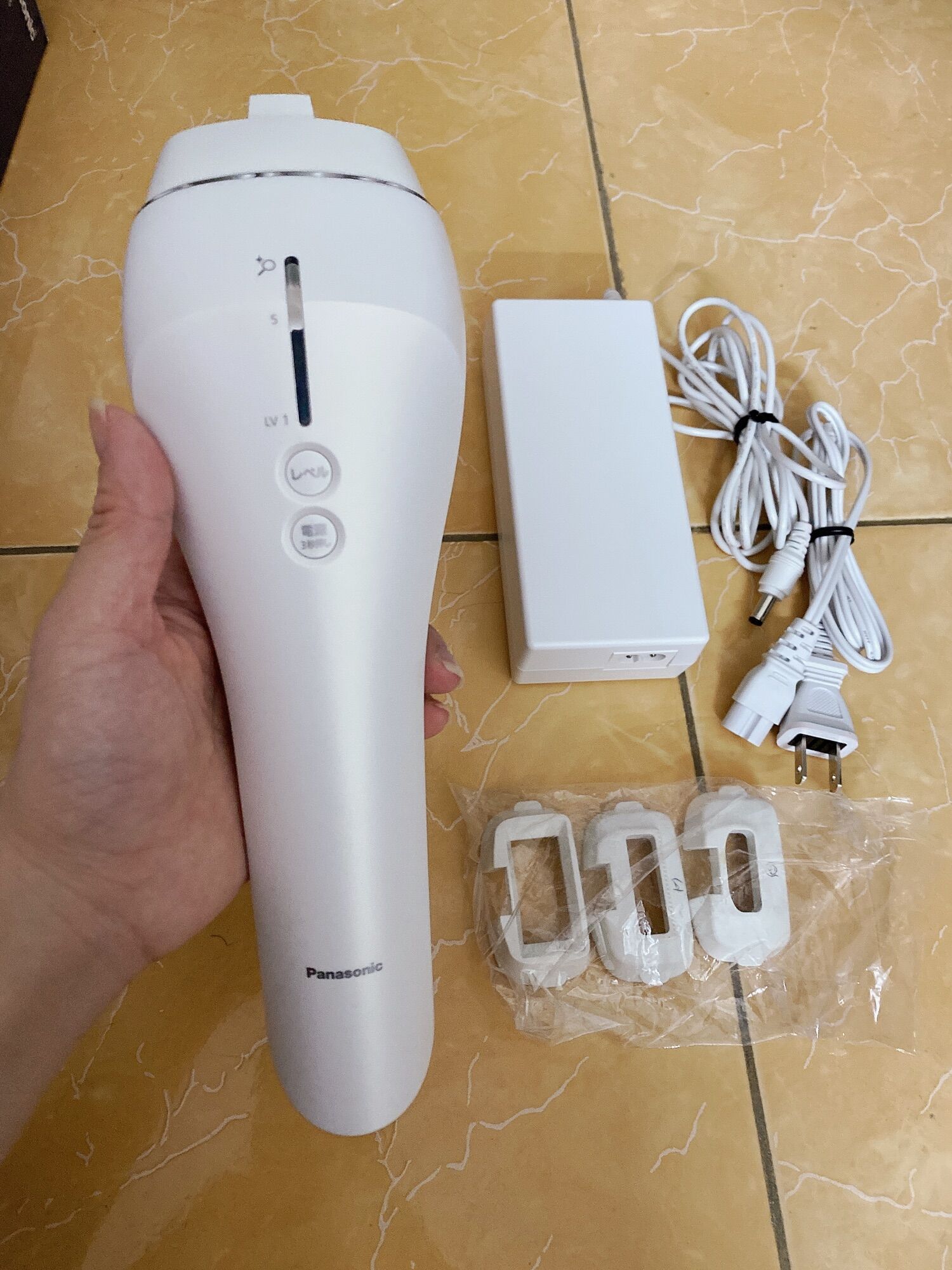 📌 Máy triệt lông Panasonic ES CWP81