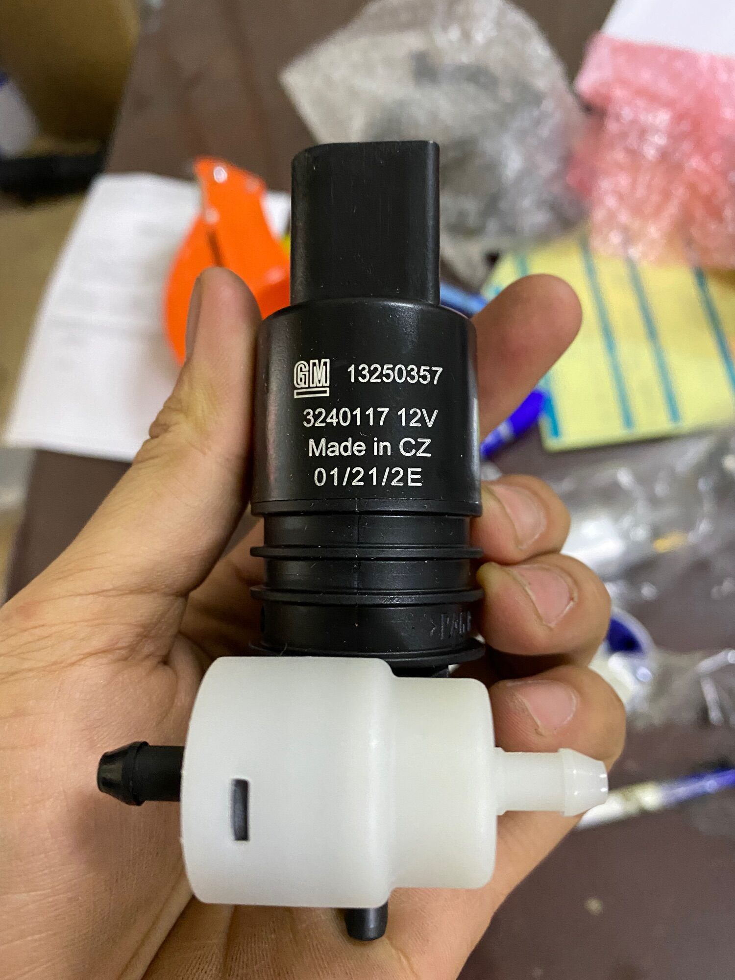Mô tơ Bơm nước rửa kính Orlando Gm:13250357