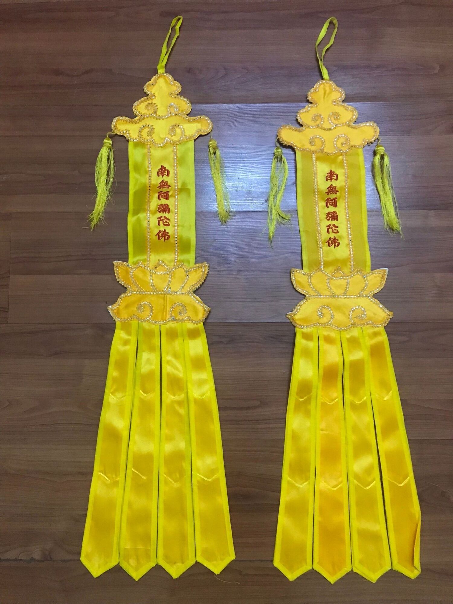 Tràng phan - phướn phật giáo, chất liệu vải satanh