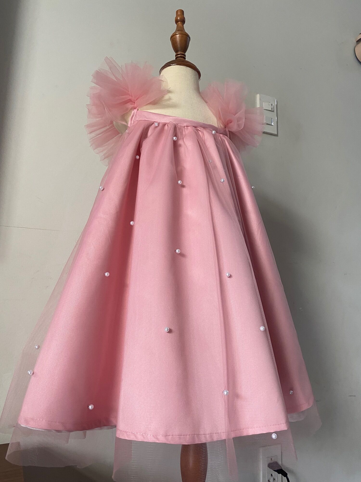Đầm công chúa tay bông cho bé