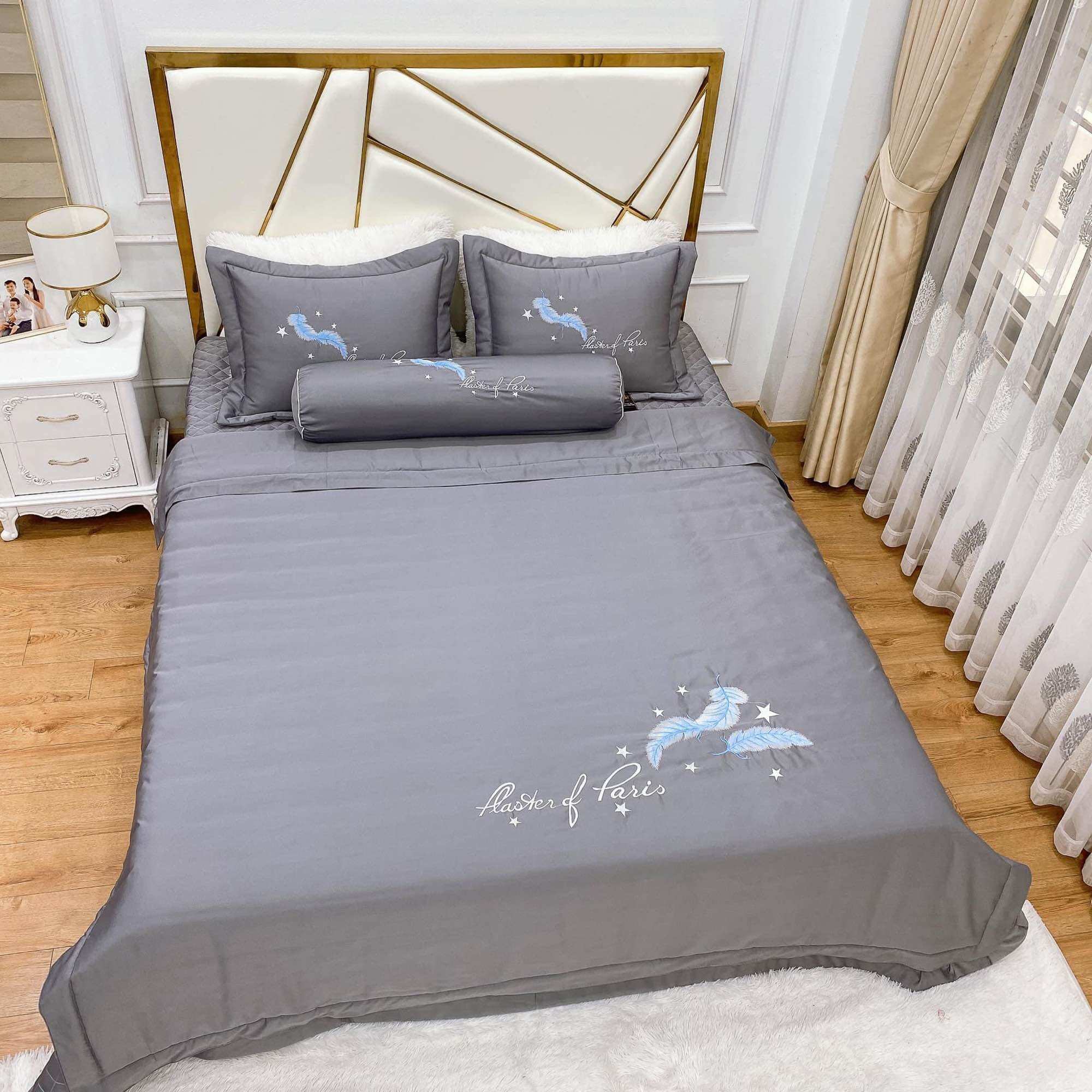 Bộ chăn ga gối phi lụa chất liệu mềm mại thoáng mát, set 5 món gồm (3 vỏ gối, 1 chăn,1 ga)