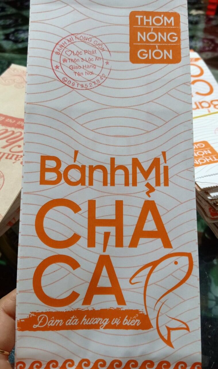 500 túi bánh mì chả cá cam