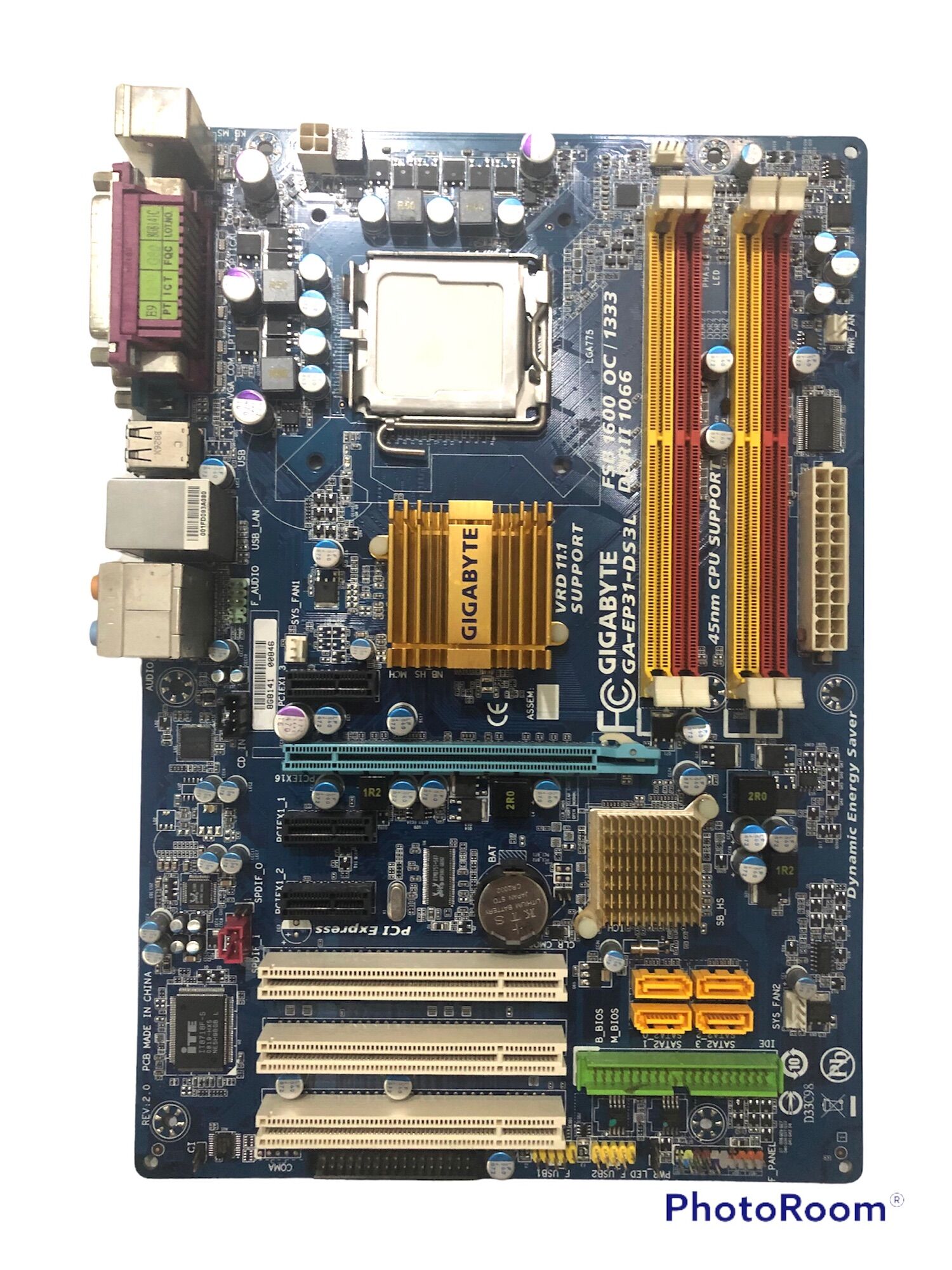Main p35 giga 4 khe ram d2 kèm chip e8400 và fe