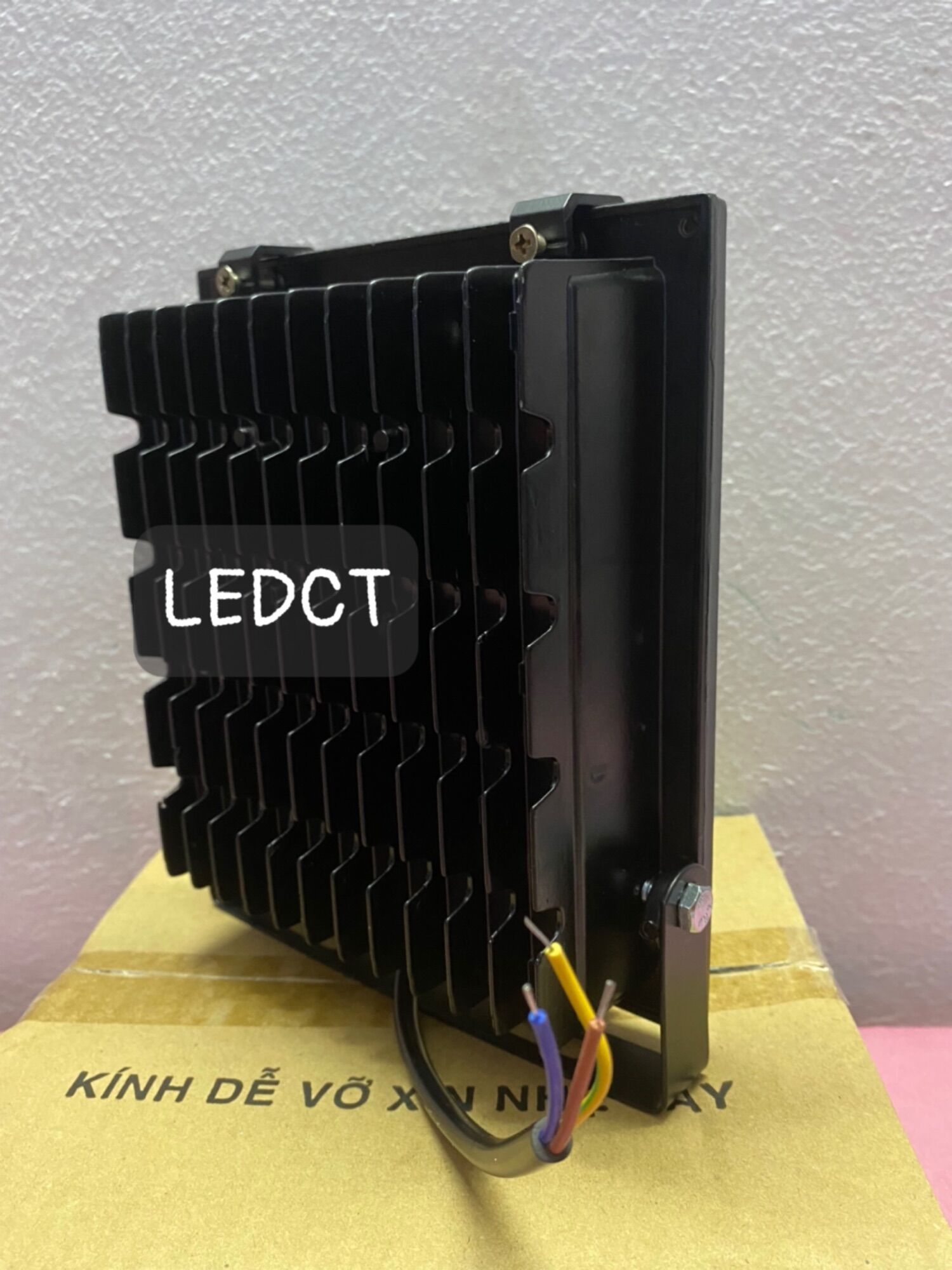 (Combo 2 Cái) Đèn pha LED 20W Thân Nhôm (Trắng, Vàng, Xanh lá, Xanh dương, Đỏ, Đổi màu)