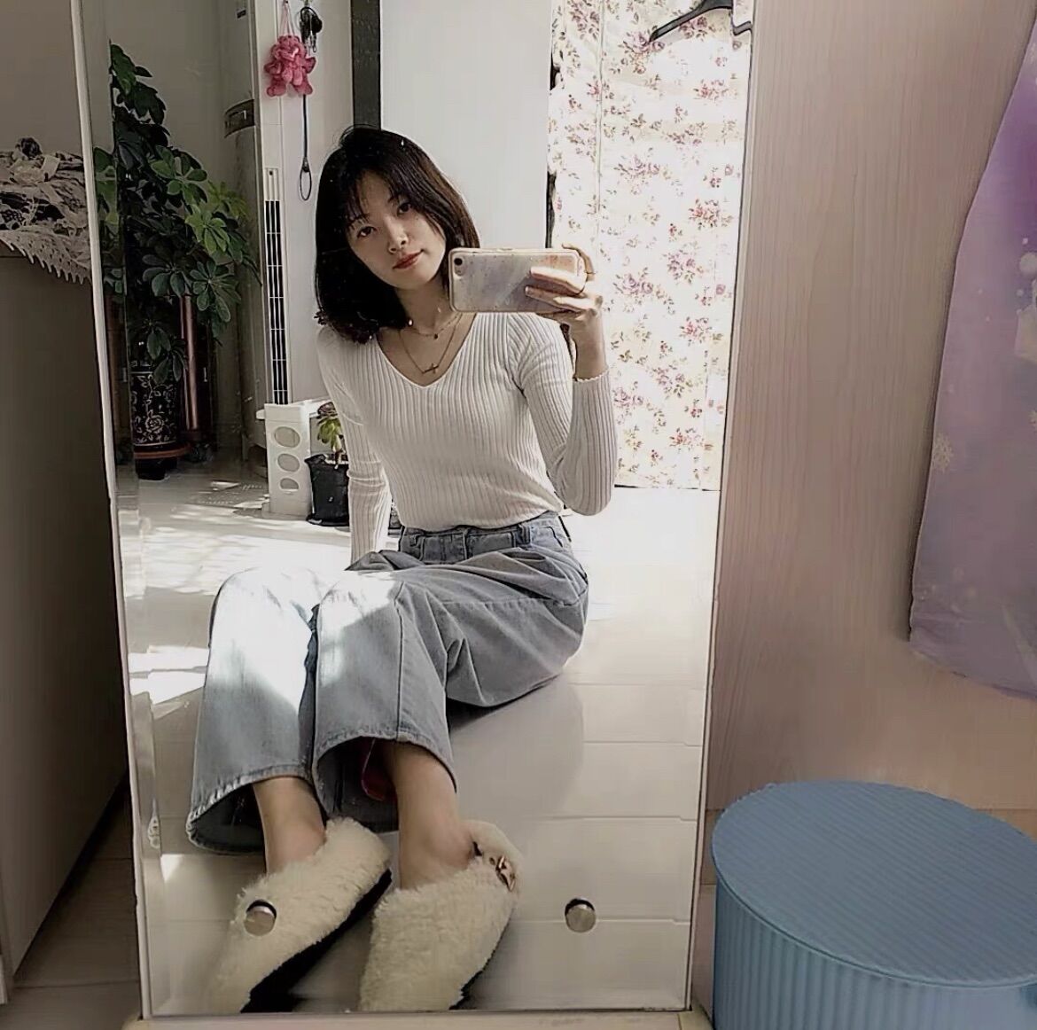 Áo len lông cừu dài tay cổ tim Basic