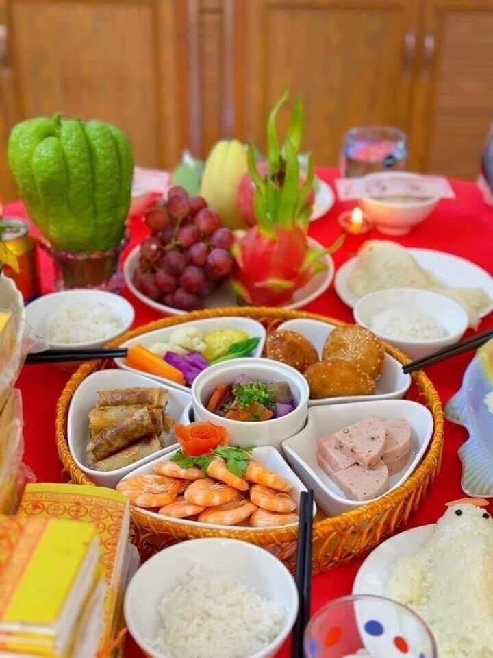 KHAY ĐỰNG ĐỒ ĂN