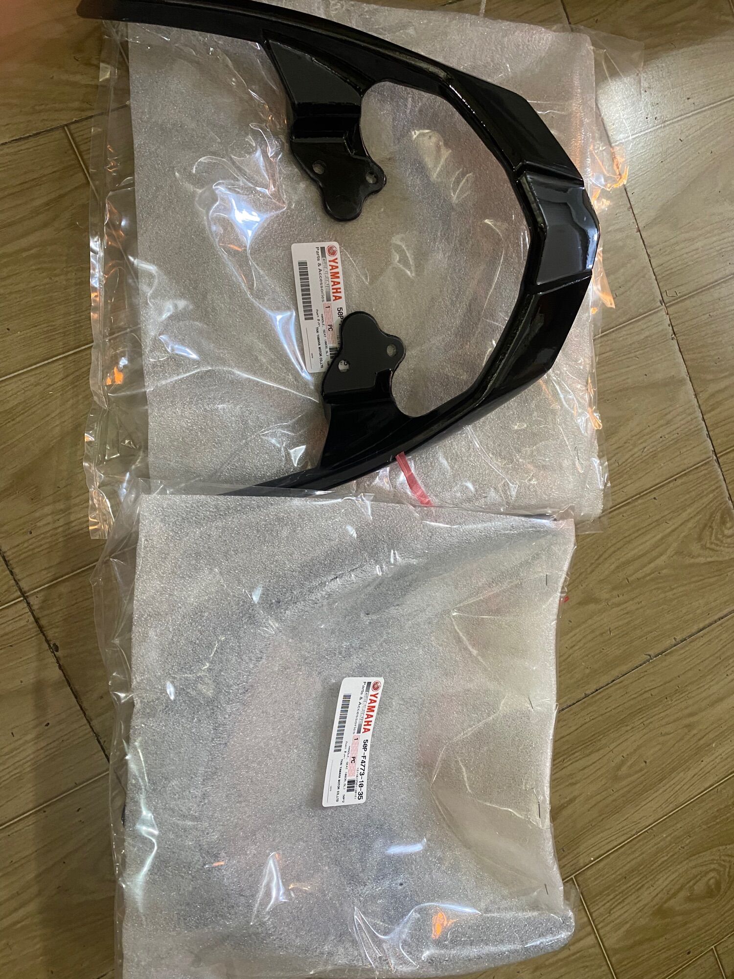 Cảng sau Sirus kiểu spack