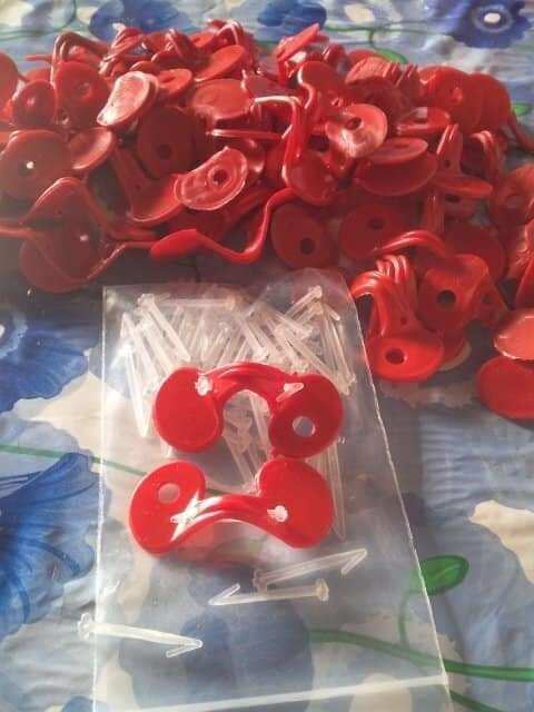 10 kính đeo chống cắn mổ ở gà, chim trĩ