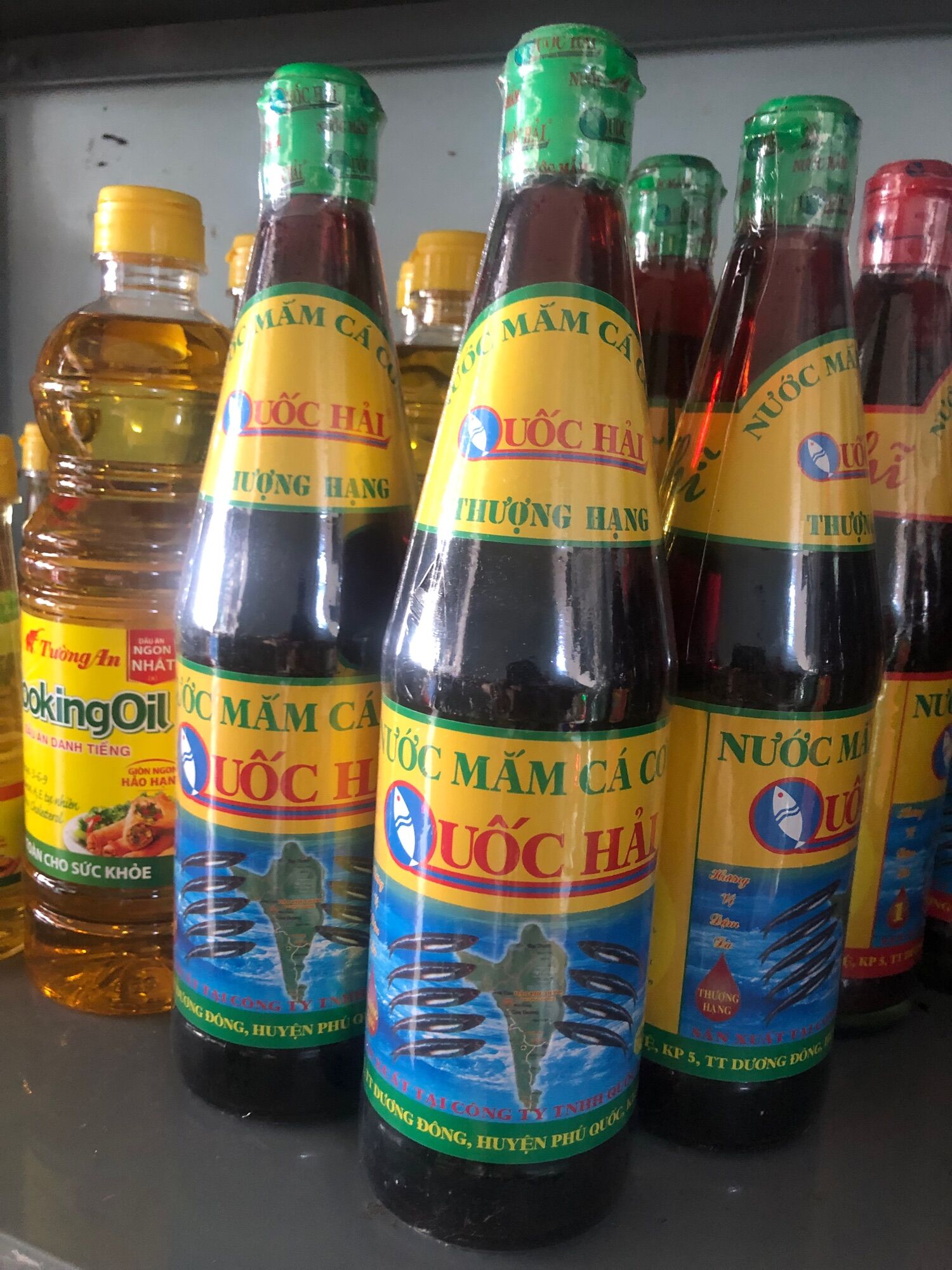 Nước mắm cá cơm Thượng hạng Quốc Hải chai 700ml