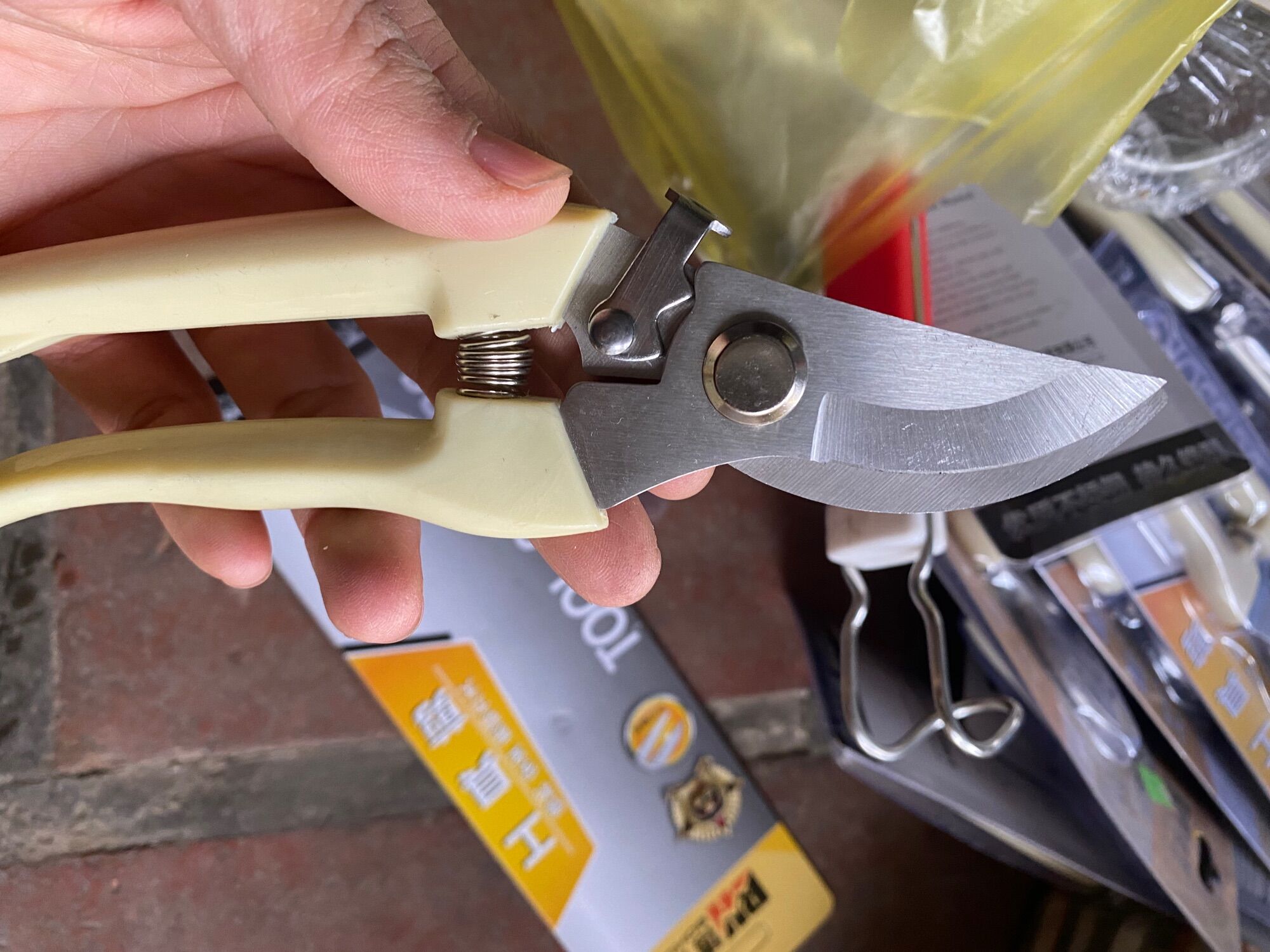 Kéo cắt tỉa cành cây giá rẻ