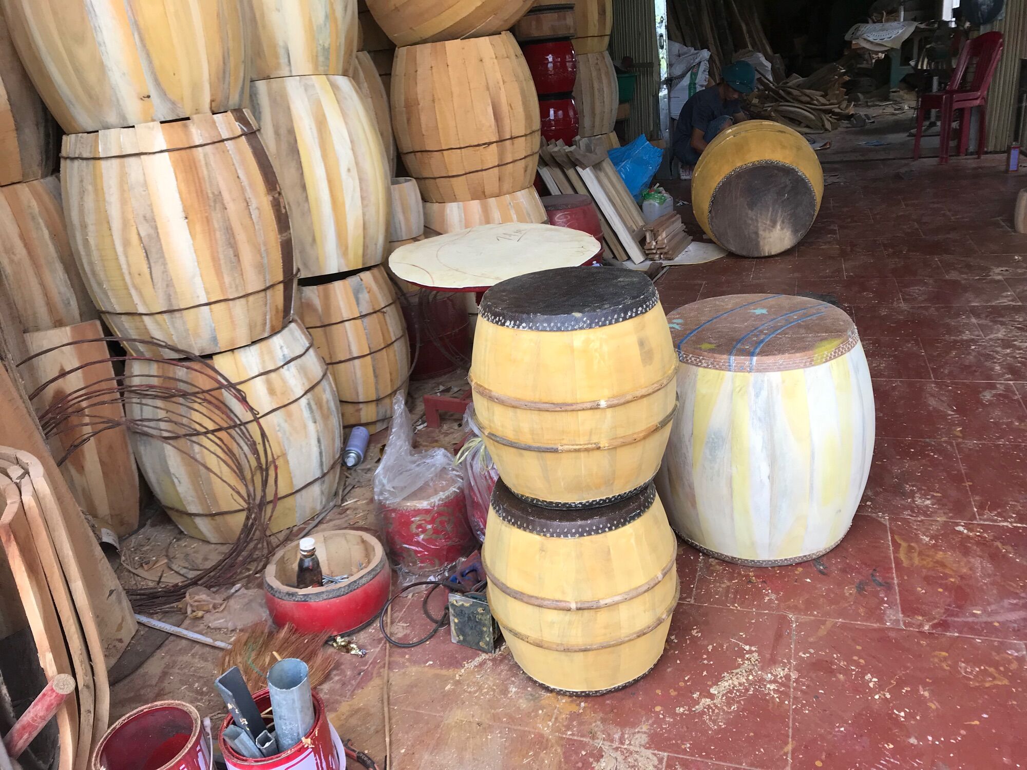 Trống gỗ trẻ e,trống lân, trống hát chèo(đi kèm đôi dùi)