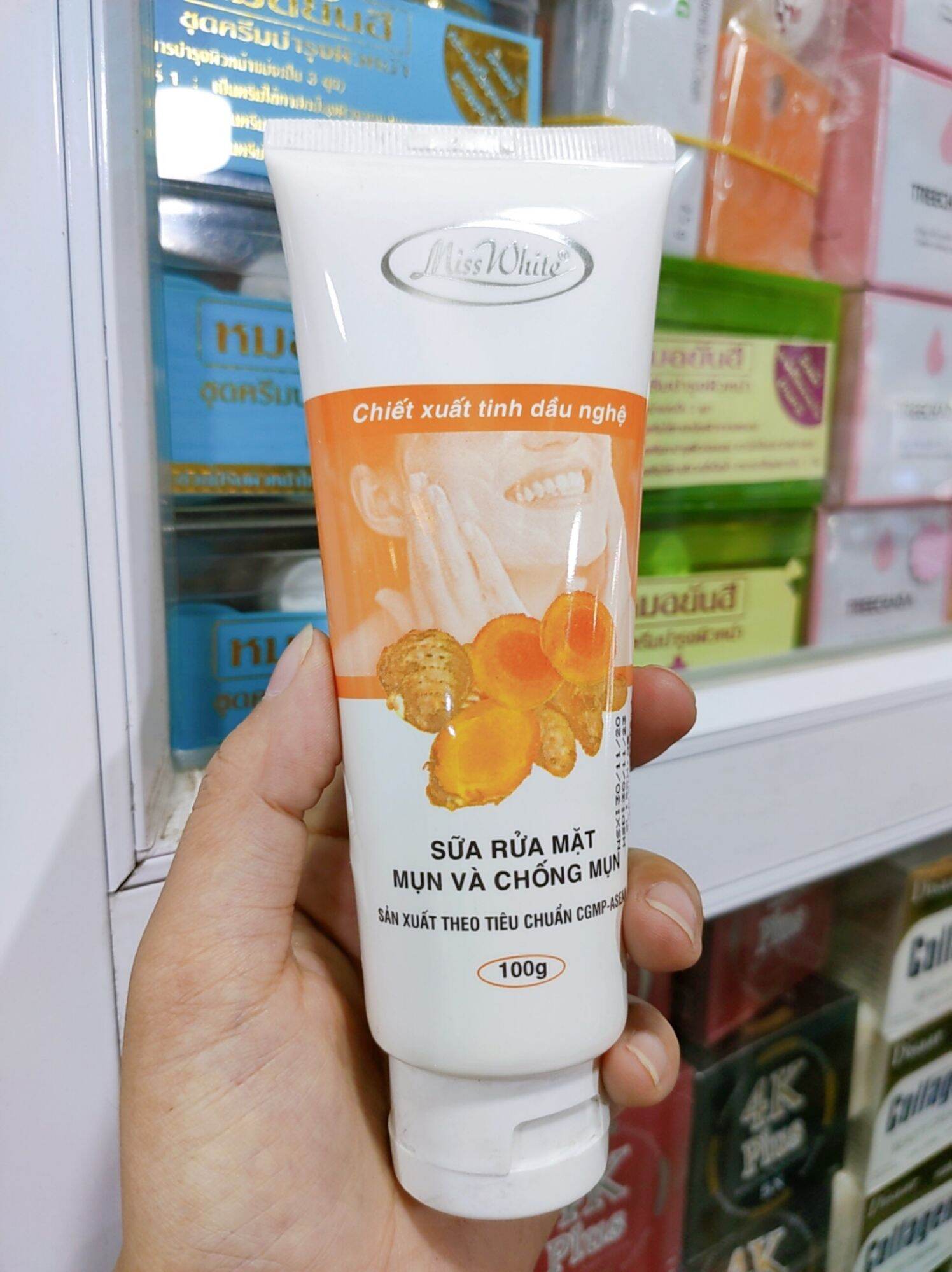 Sữa rửa mặt mụn miss white chiết xuất tinh dầu nghệ 100ml
