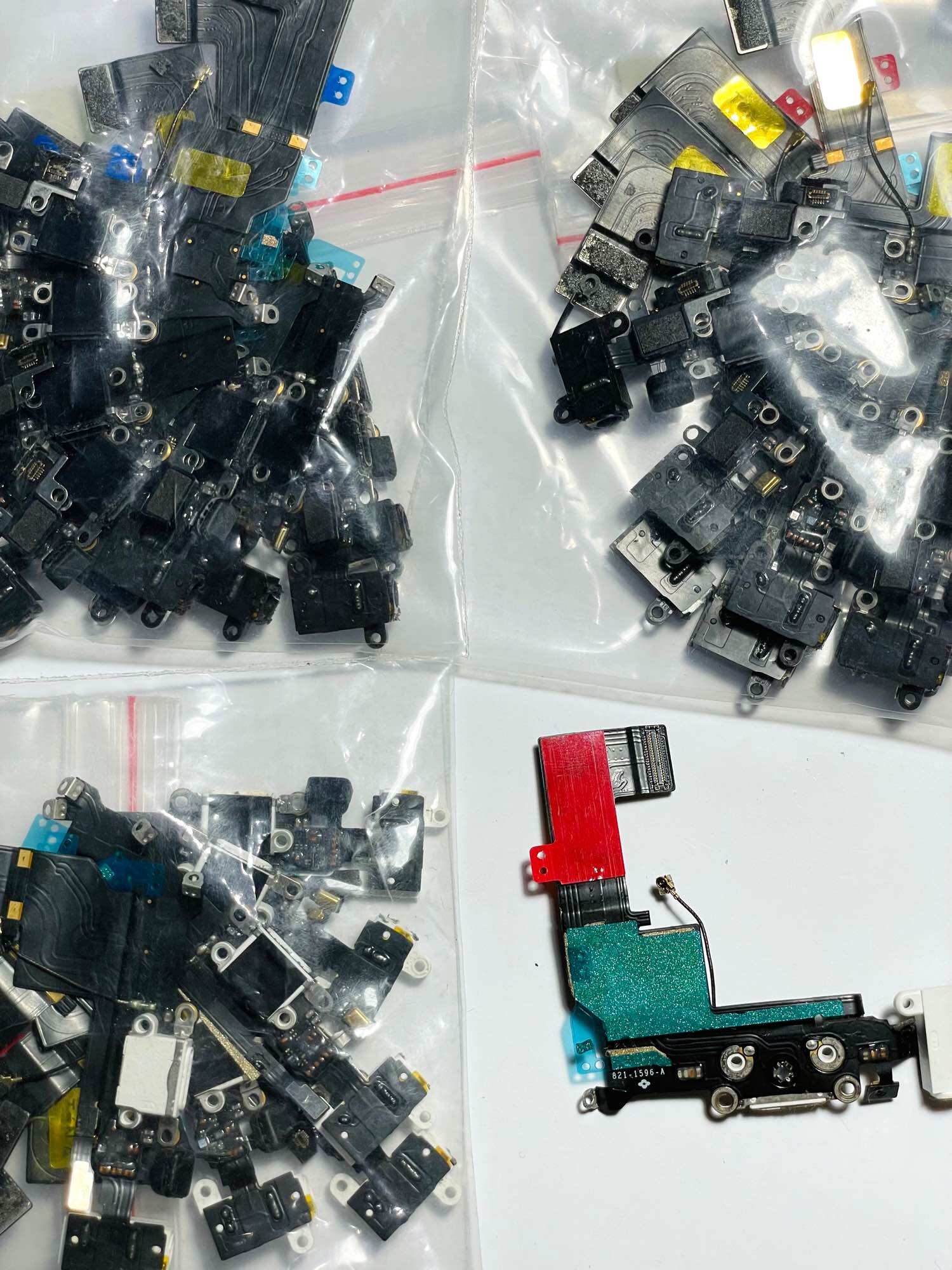 BỘ CHÂN SẠC IP 5S (ZIN MÁY)