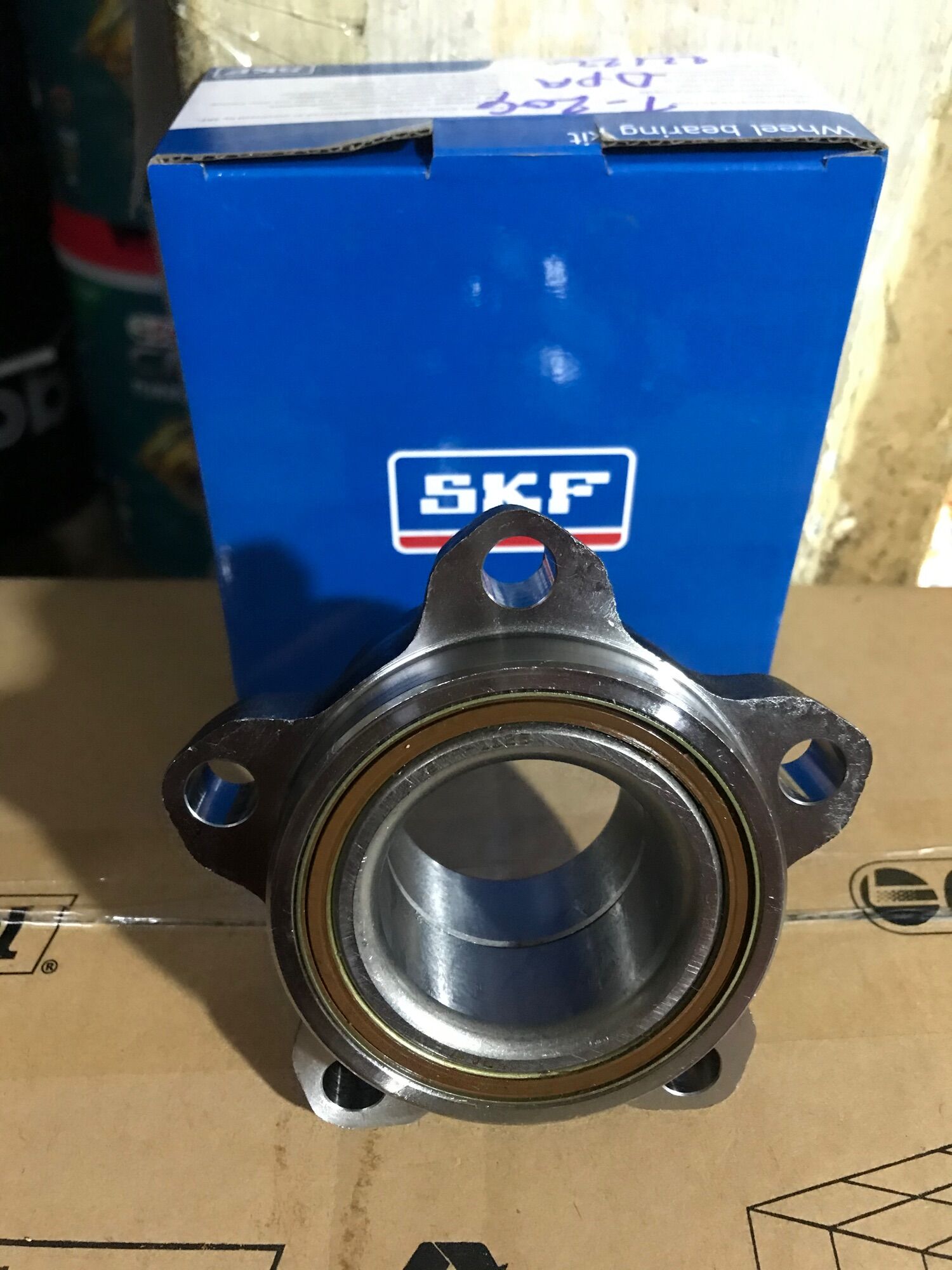Bạc Đạn Bánh Trước Ford Transit 2003 2006 SKF