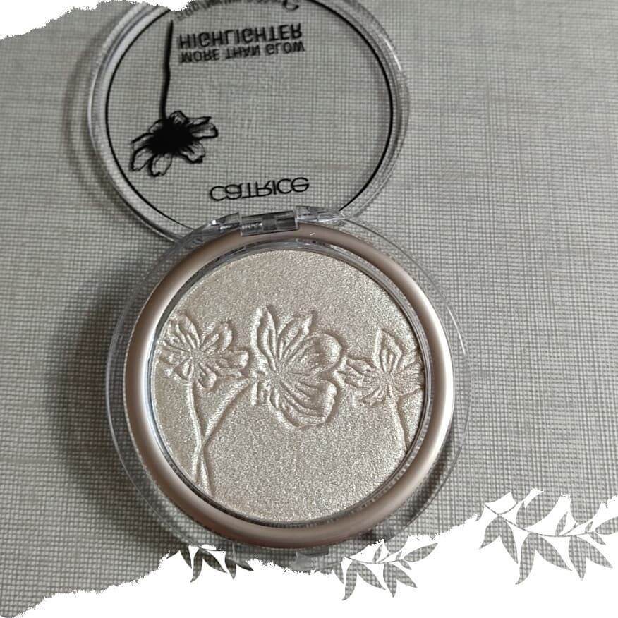 Phấn siêu bắt sáng CATRICE More Than Glow Highlighter