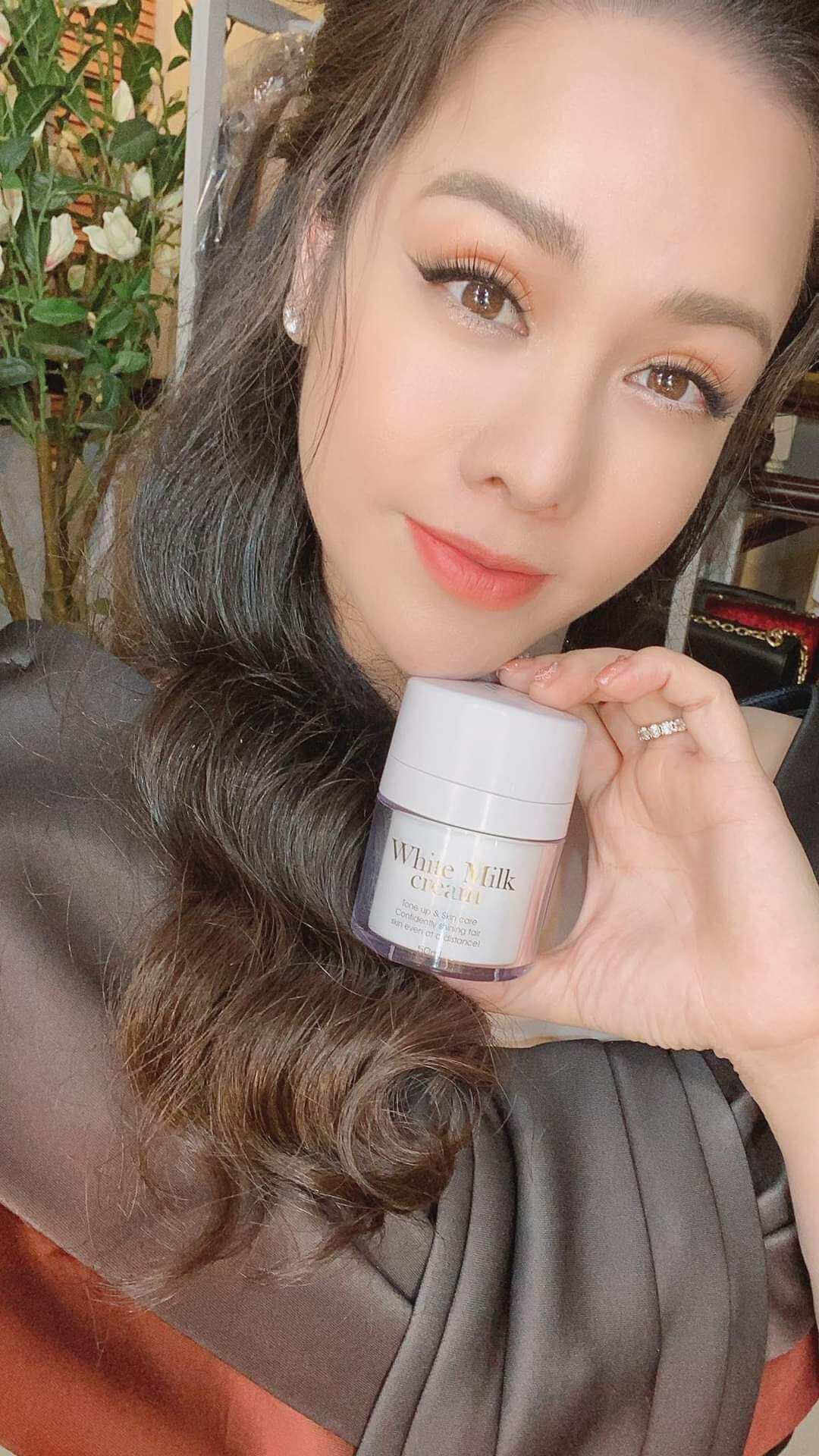 Kem sữa trắng da mặt ban ngày LAURA SUNSHINE WHITE MILK CREAM