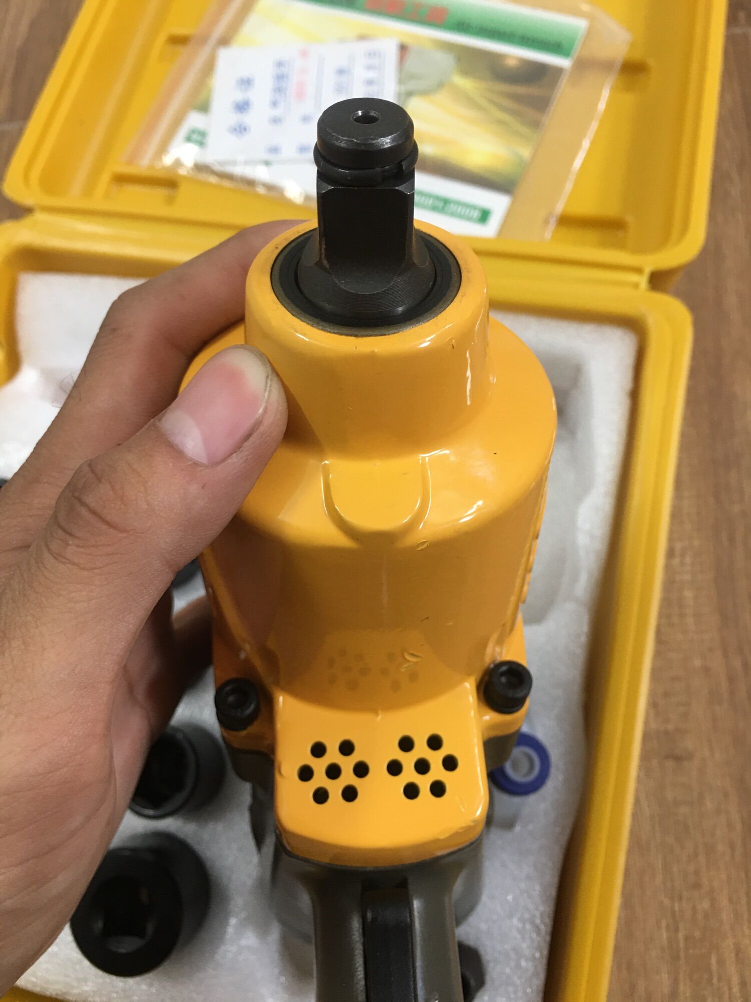 Máy xiết/mở ốc 1/2 dùng hơi cao cấp