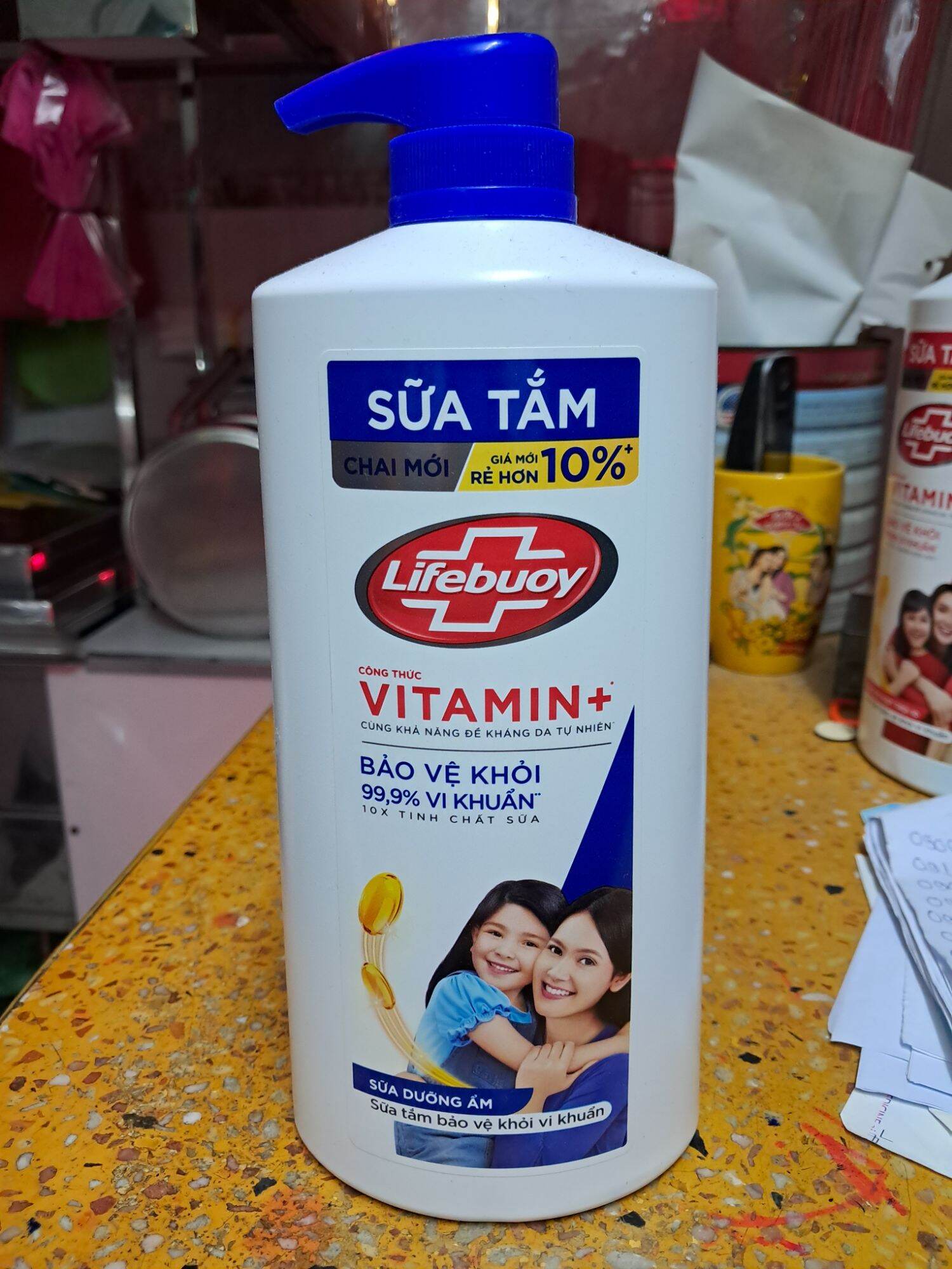 Sữa tắm Lifebuoy vòi chai 800g ( 784ml )