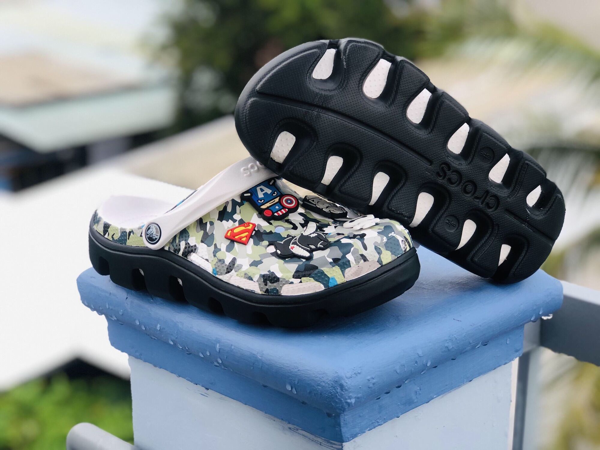 TẶNG hộp CROCS + 10 Jitbitz] DÉP QUAI NGANG CROCS  LÍNH XANH ĐỐMĐẾ ĐENLỤC-ZAHA SNEAKERT - dép cá sấu - dép crocs - dép sục - dép nam - dép nữ - dép quai hậu nữ - dép cross - dép sandal nữ - dép quai hậu - dép cặp