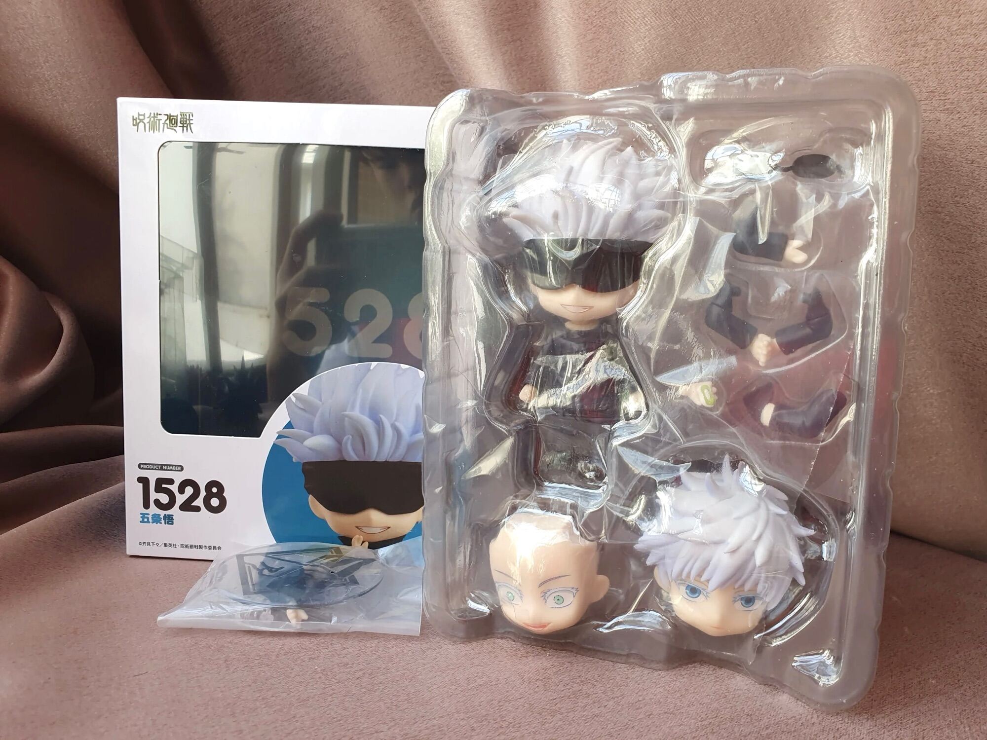 Nendoroid satoru gojo 1528 JuJutsu kaisen/ mô hình tượng figure Satoru gojo